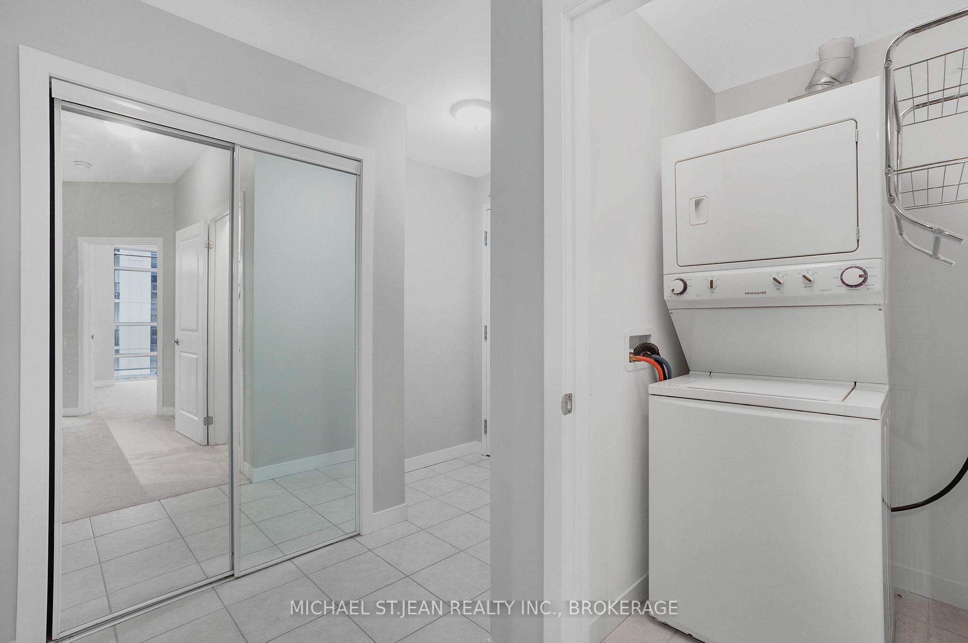 1 Bedroom Condo at 85 Robinson,  Hamilton For sale