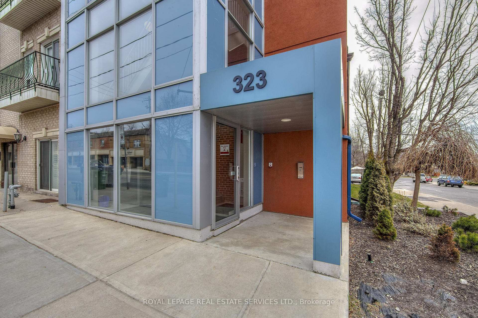 2 Bedrooms Condo at 323 Kingston, Toronto For sale