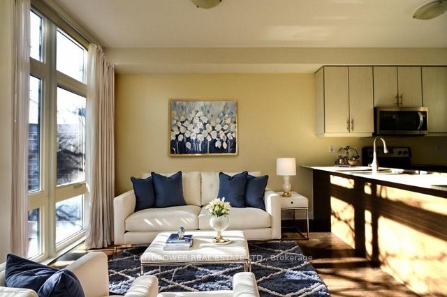 11 Eldora Avenue, #3