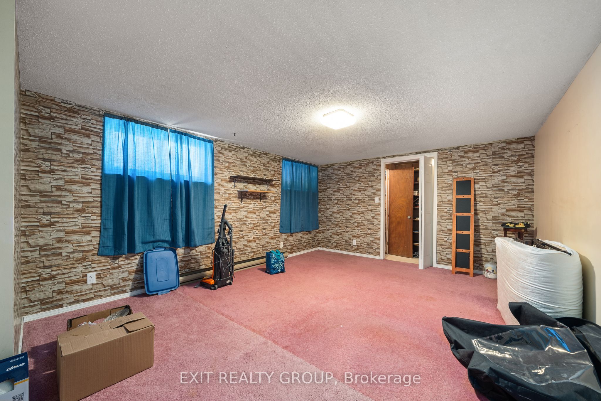 37 Glenn Drive, Quinte West, ON K8V 6C7
