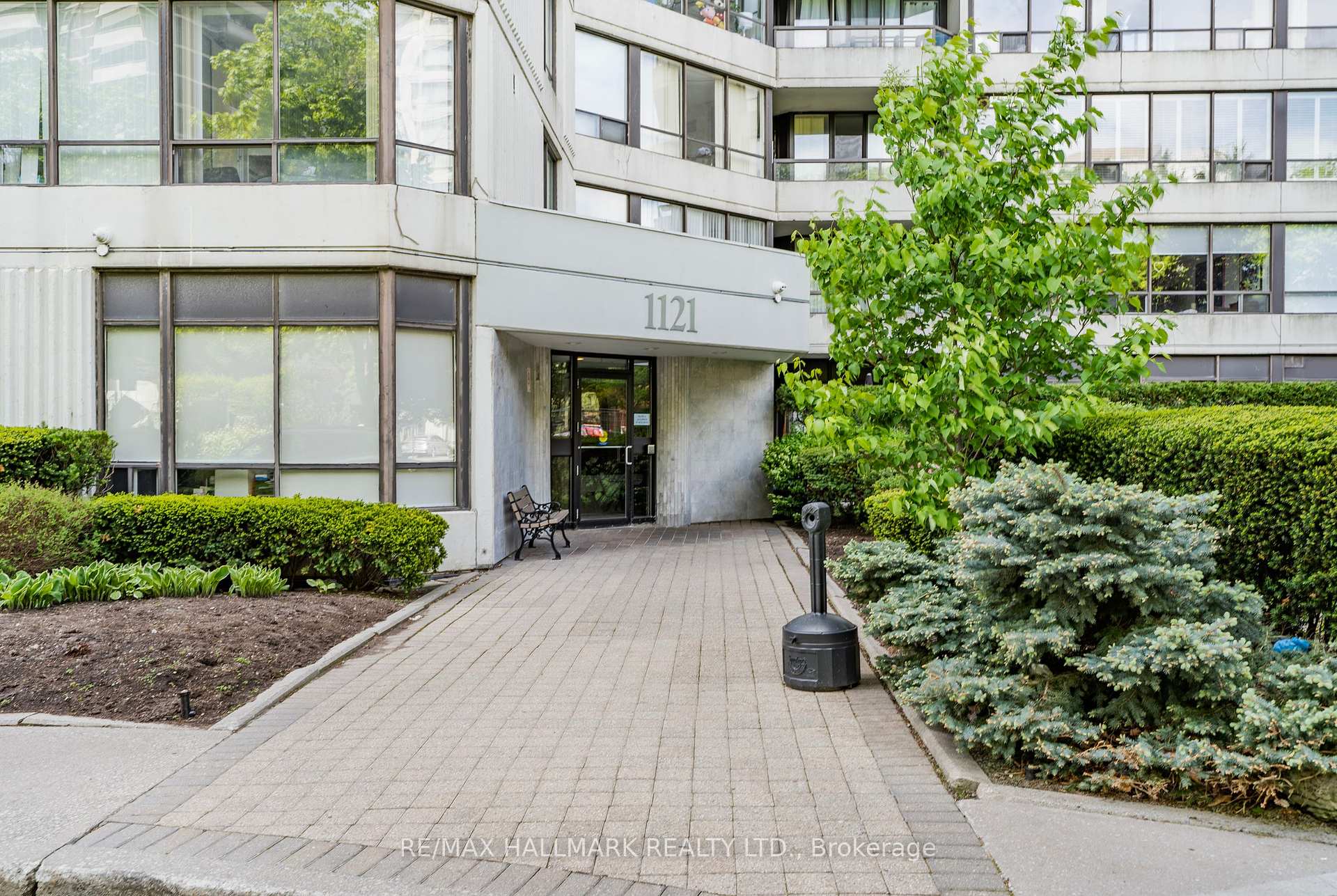 3 Bedrooms Condo at 1121 Steeles, Toronto For sale