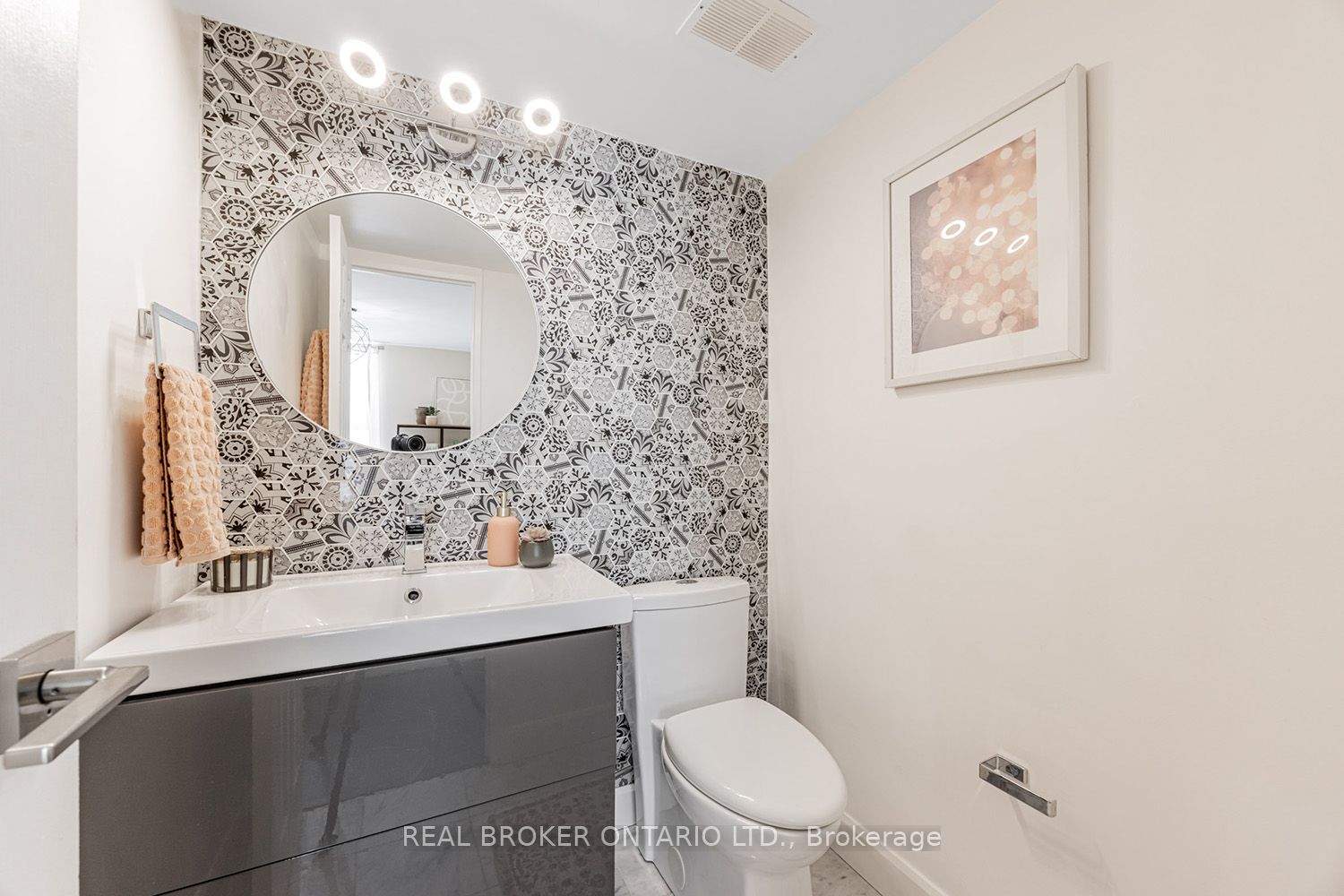 2721 Victoria Park Avenue, #506