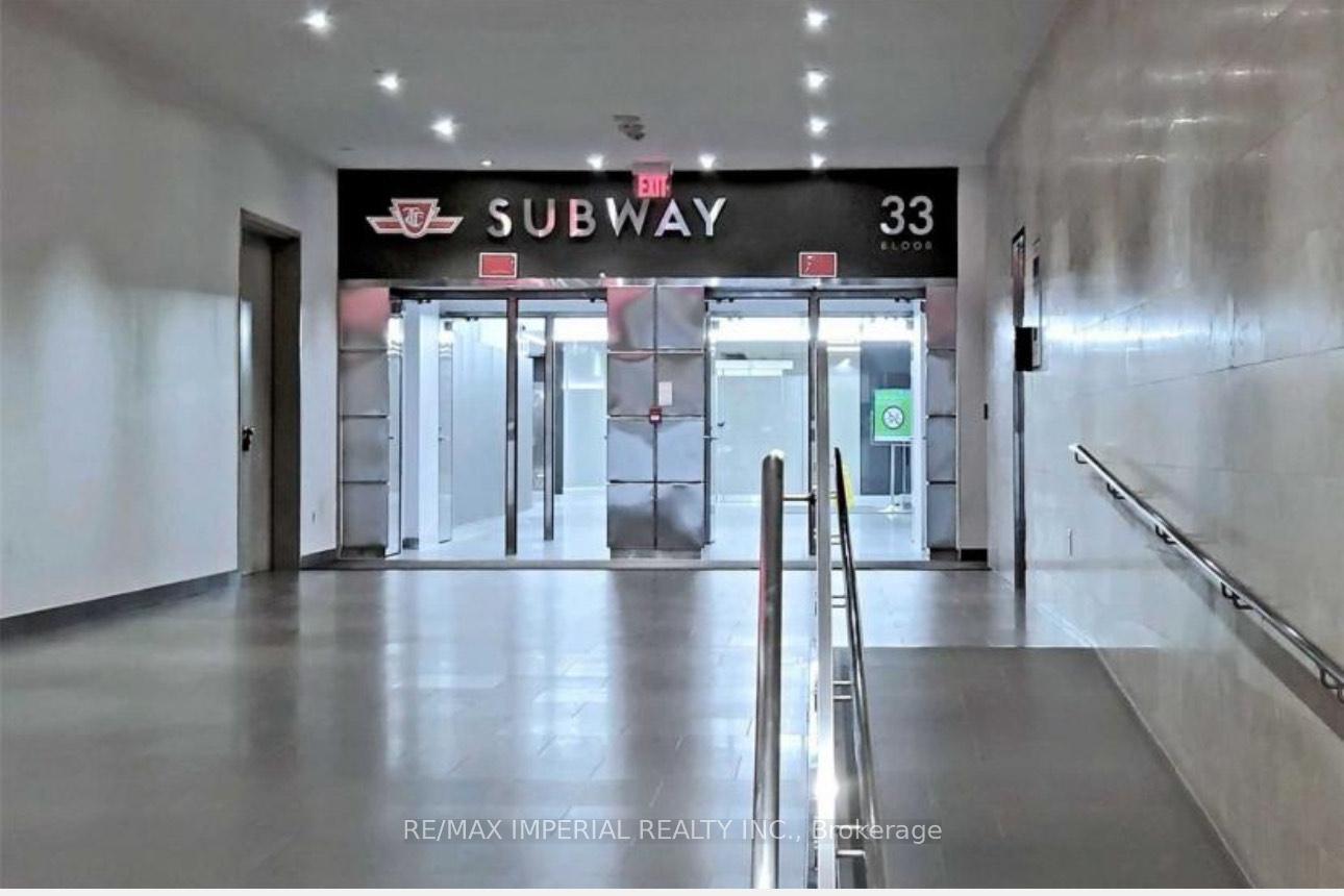 2 Bedrooms Condo at 1 Bloor, Toronto For sale