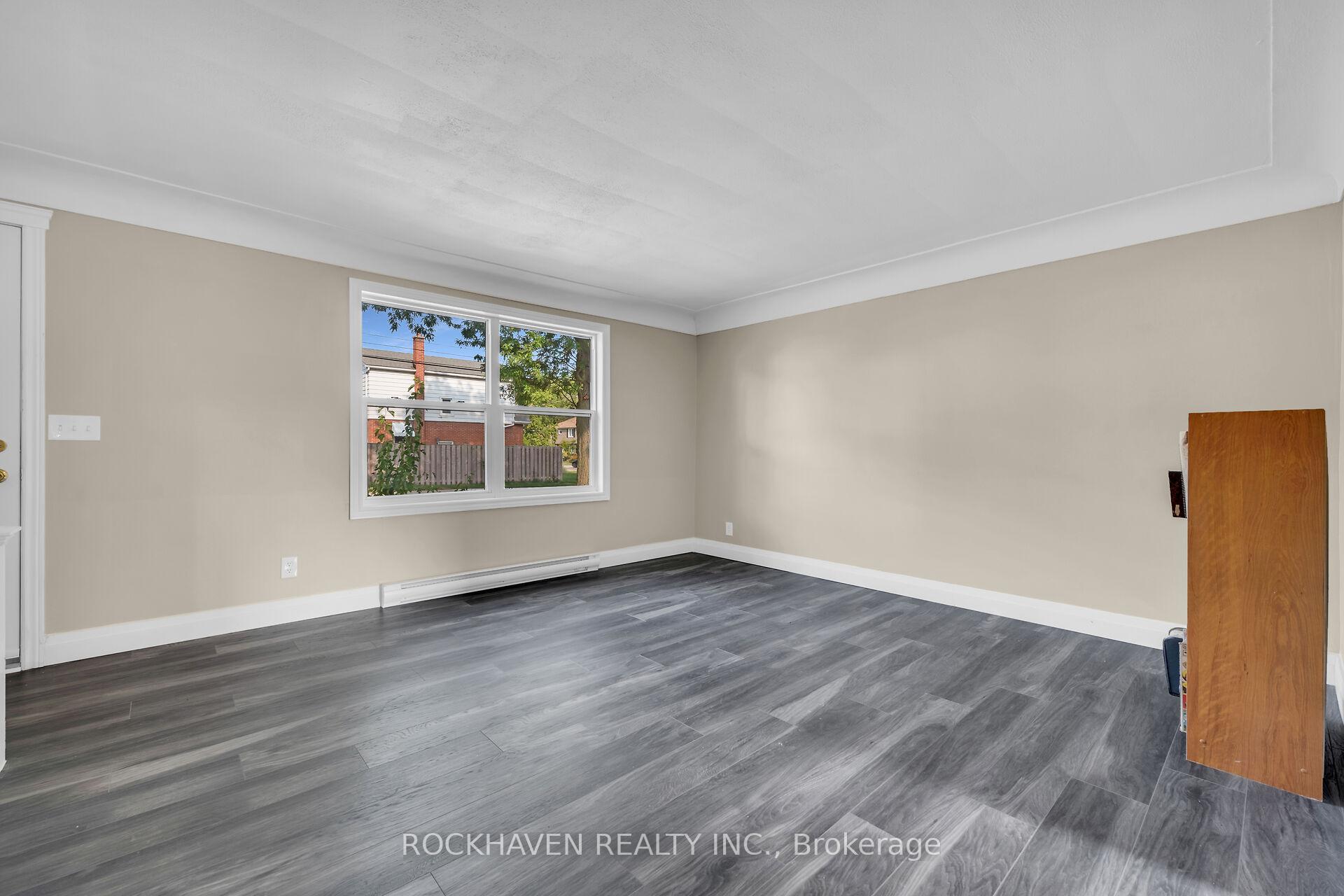 2 Bedrooms Other at 36 Macklin,  Hamilton For sale