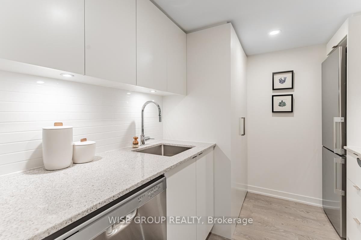 2 Bedrooms Condo at 500 Wilson,  Toronto For sale