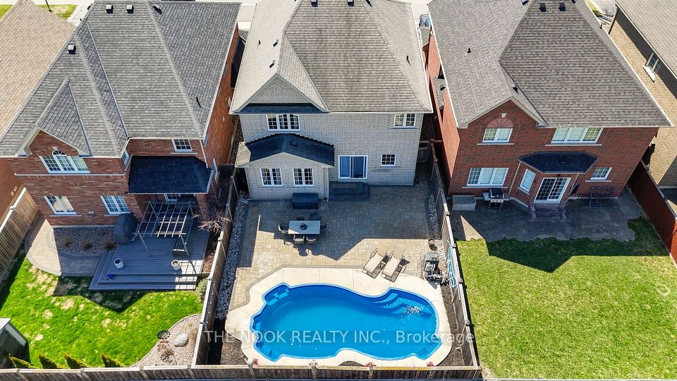 586 Fairglen