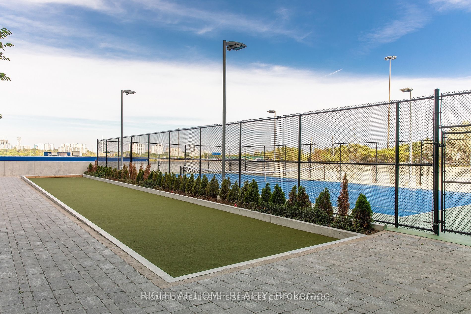 115 Mcmahon Drive, #2903