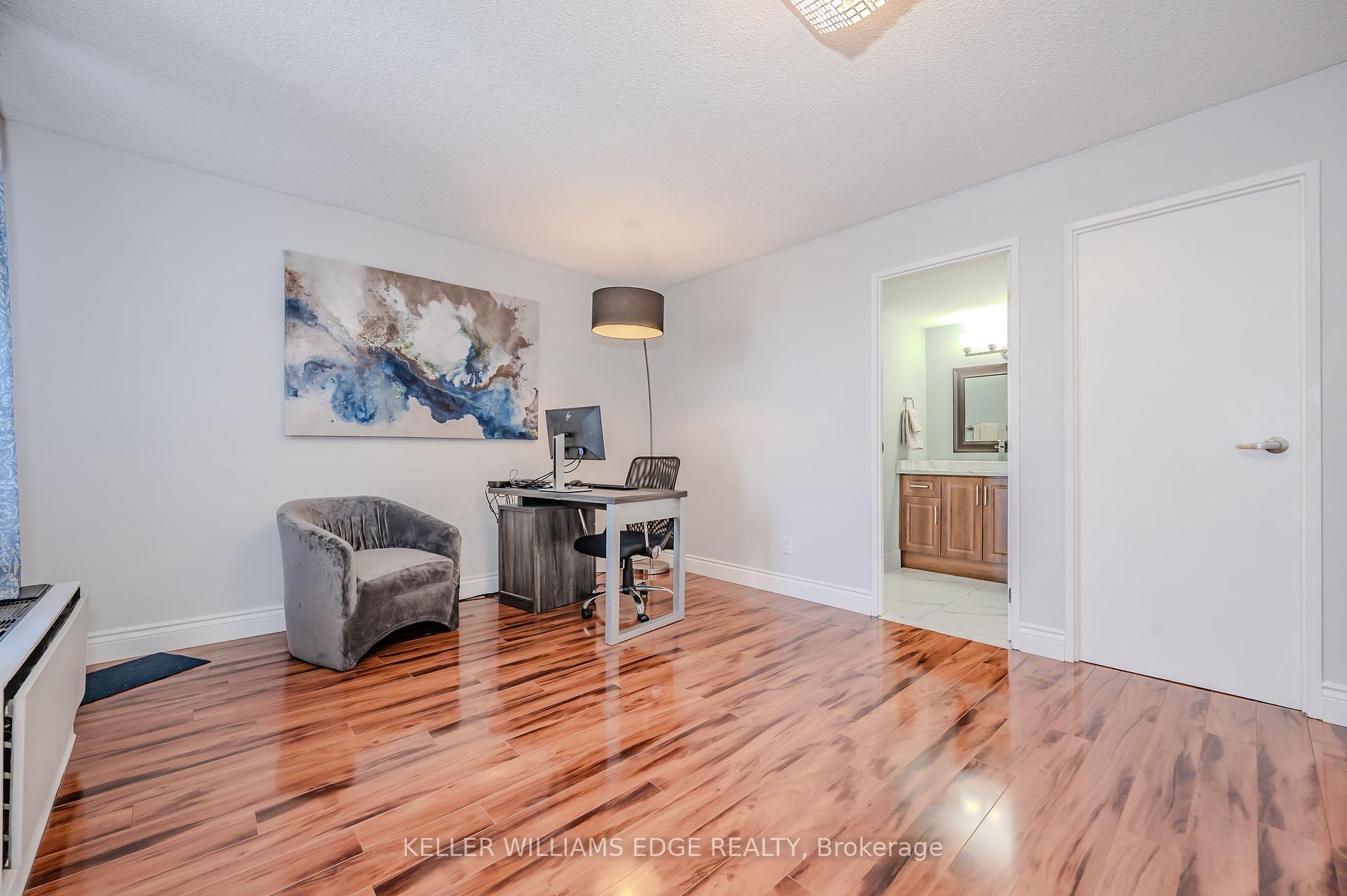 3 Bedrooms Condo at 1000 Cedarglen, Mississauga For sale