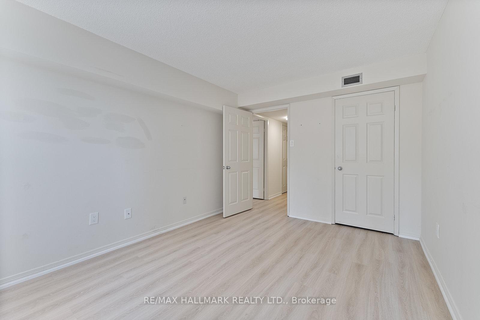 3 Bedrooms Condo at 360 Bloor, Toronto For sale