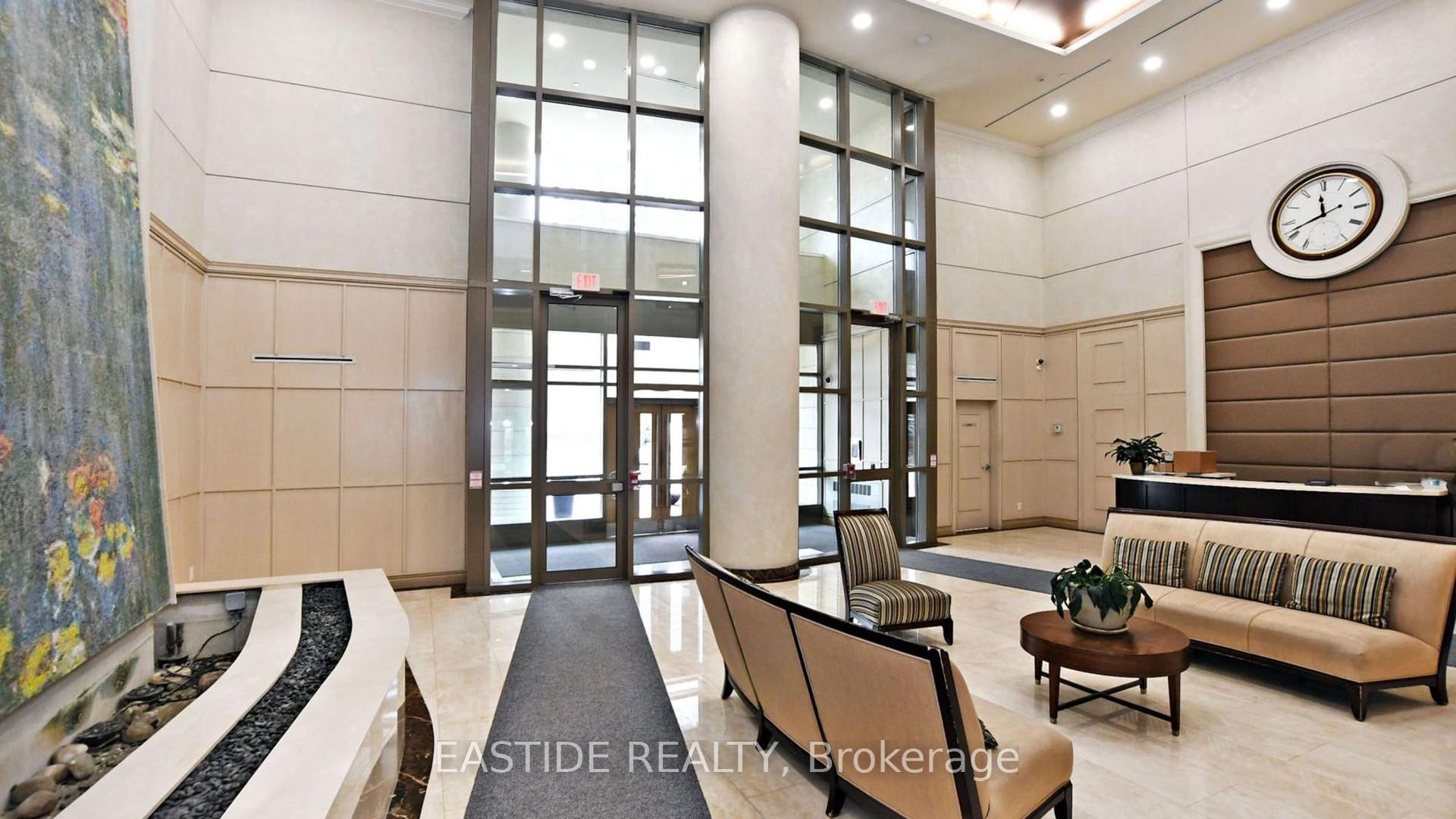 2 Bedrooms Condo at 18 Holmes, Toronto For sale