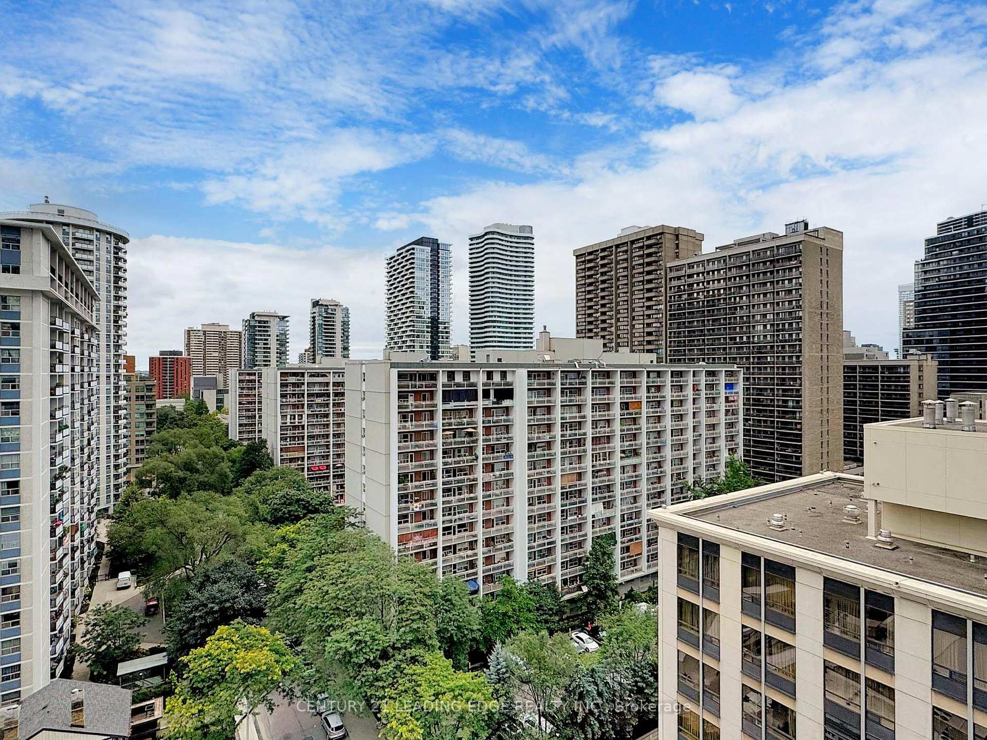 3 Bedrooms Condo at 501 Yonge, Toronto For sale