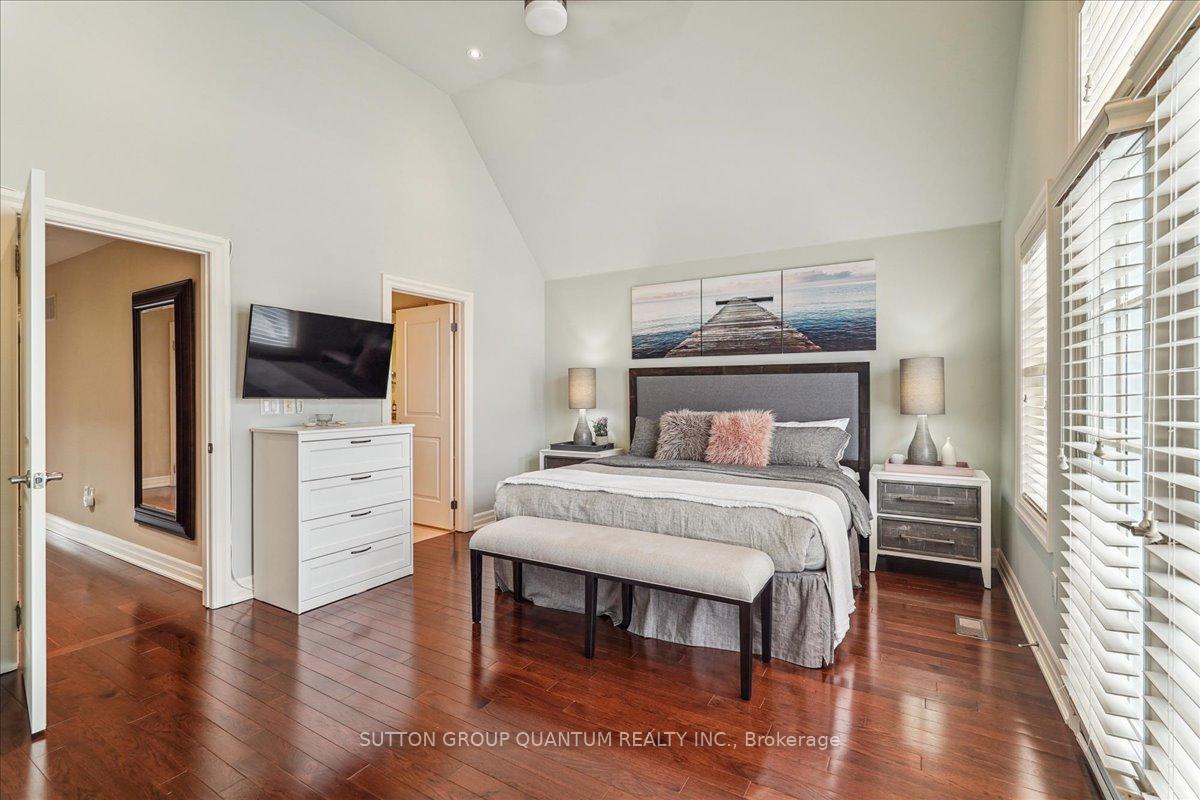 2 Bedrooms Condo at 2378 Marine, Oakville For sale