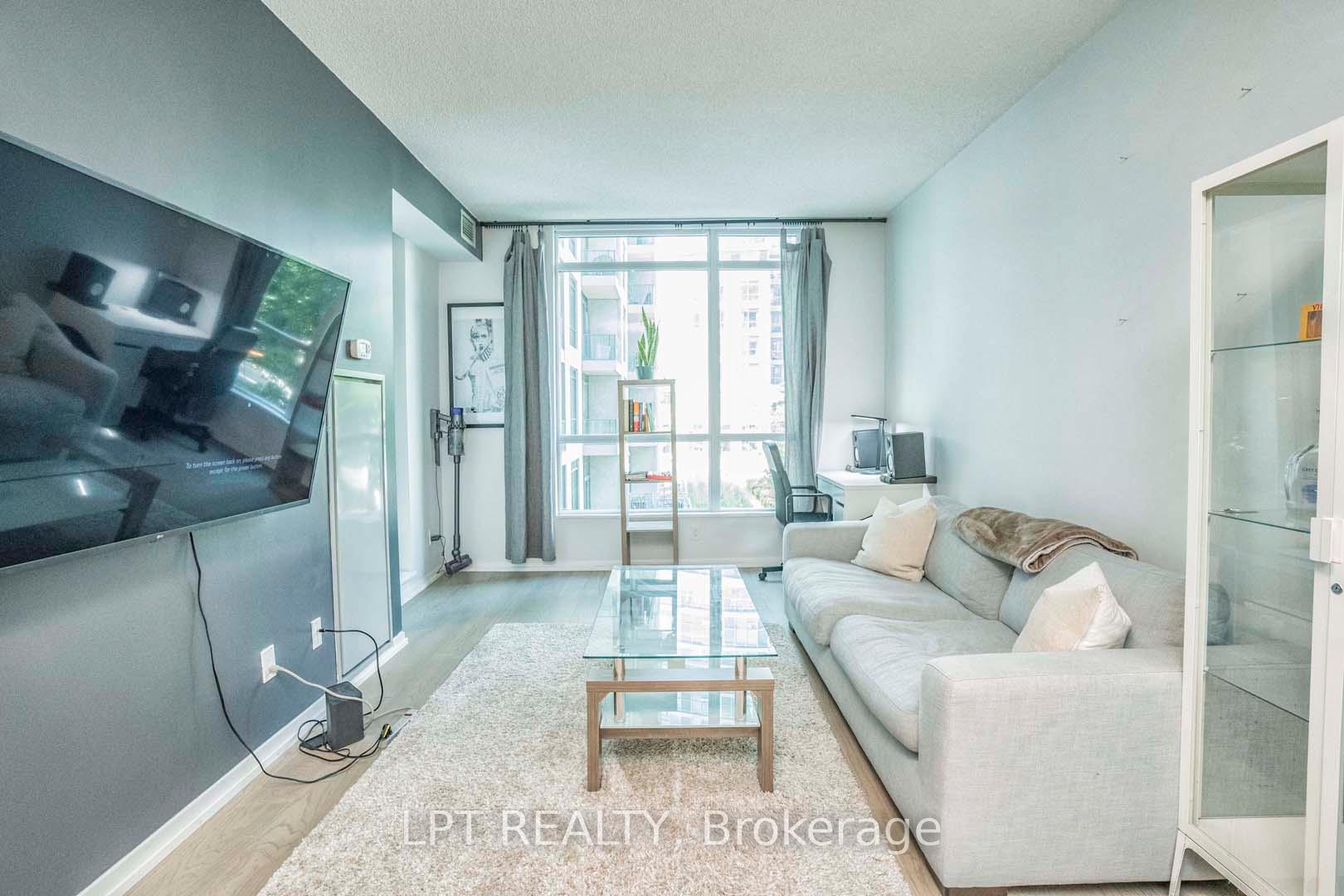 2 Bedrooms Condo at 215 Fort York, Toronto For sale