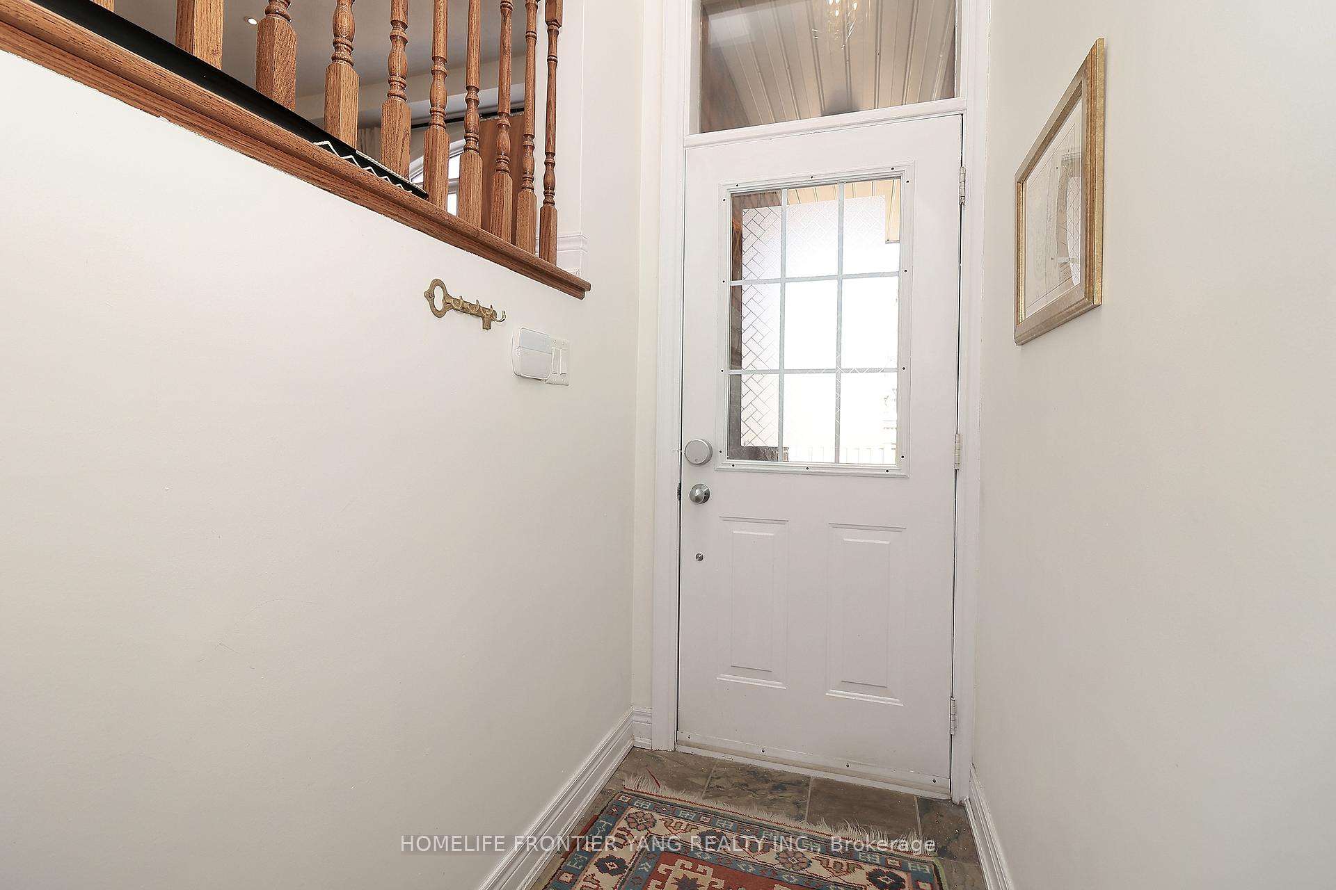 3 Bedrooms Condo at 581 Scarlett, Toronto For sale