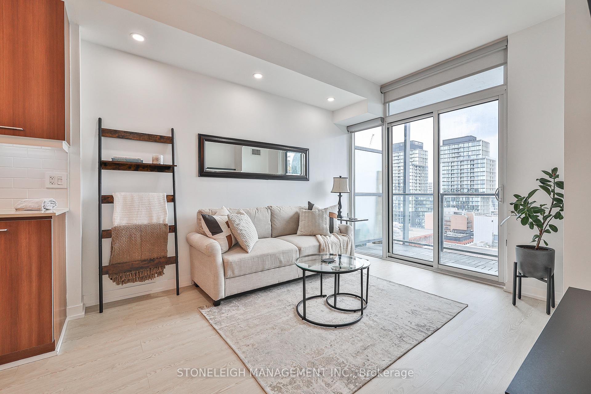 2 Bedrooms Condo at 105 George,  Toronto For sale