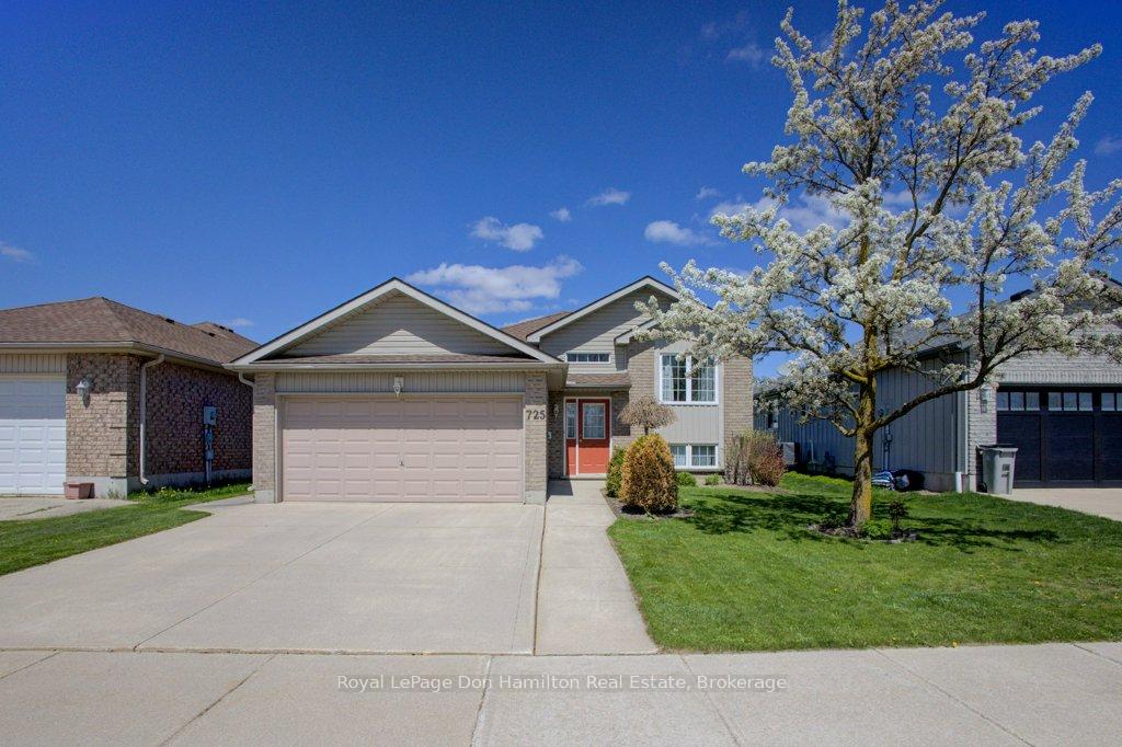 725 Kincaid Street, North Perth, ON N4W 3T5