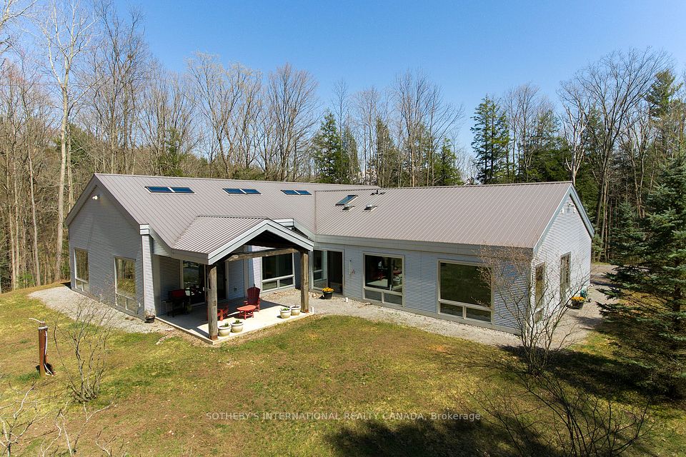 4556 Eagleson