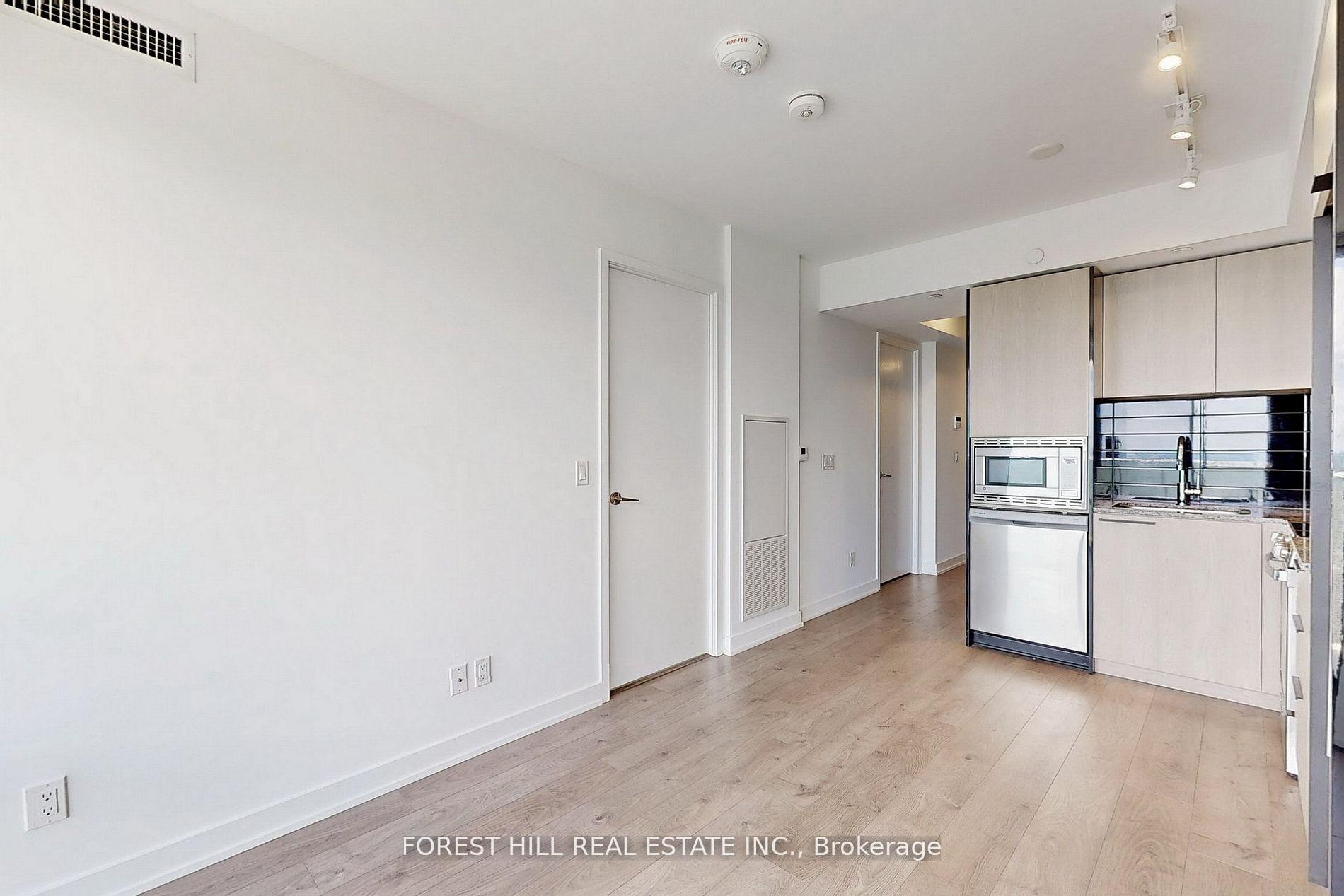 2 Bedrooms Condo at 501 Yonge,  Toronto For sale