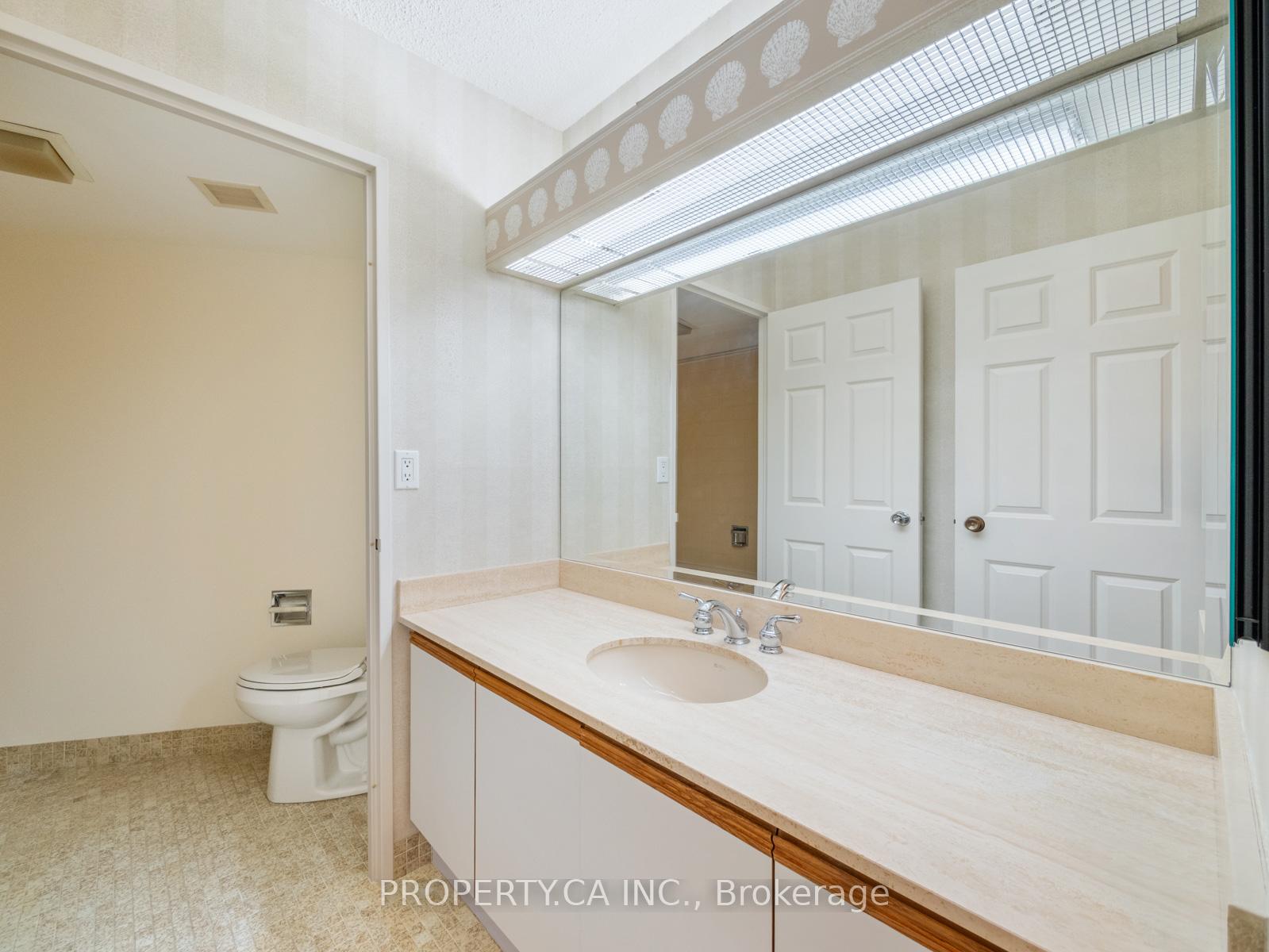 2 Bedrooms Condo at 2010 Islington,  Toronto For sale