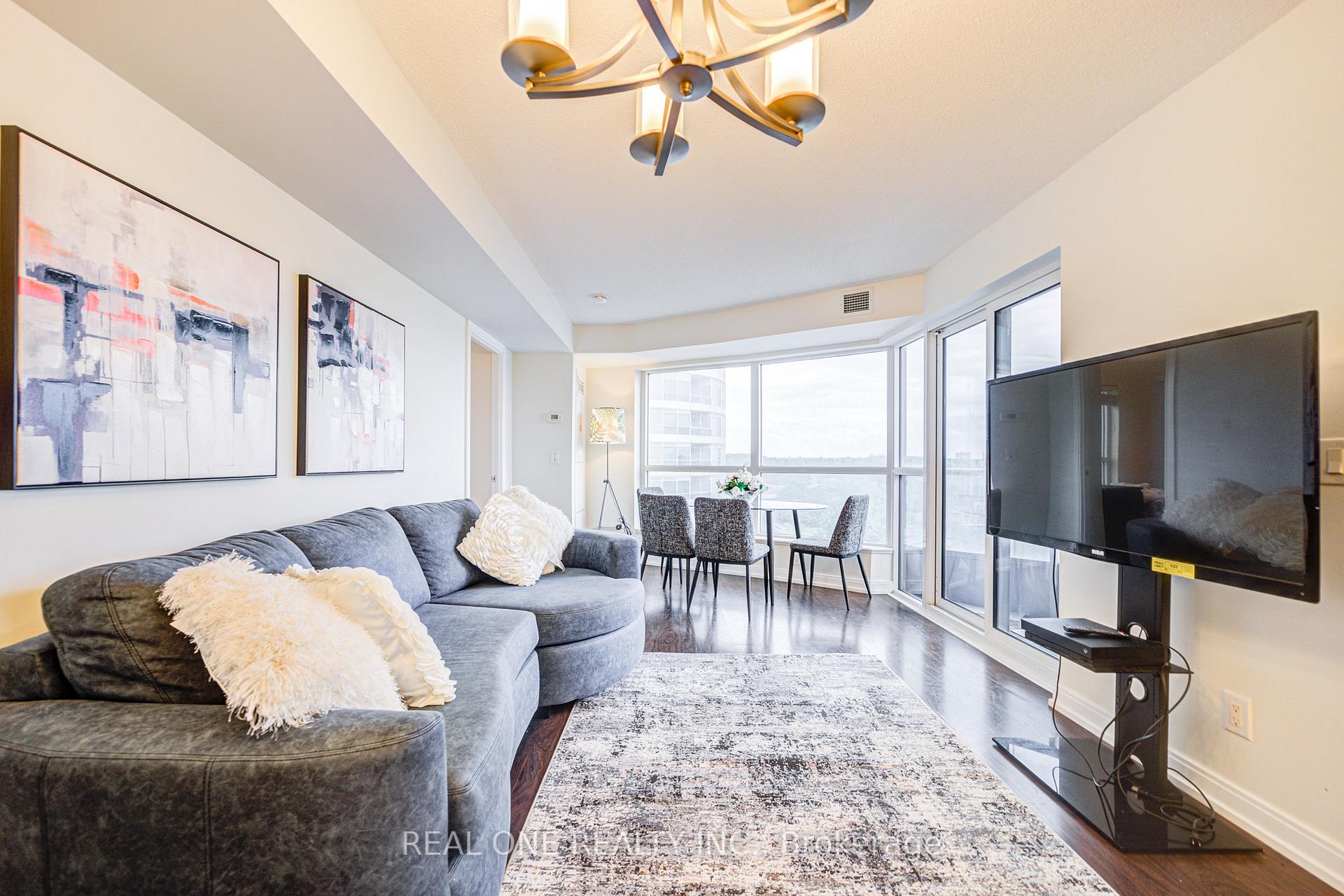 3 Bedrooms Condo at 151 Village Green, Toronto For sale