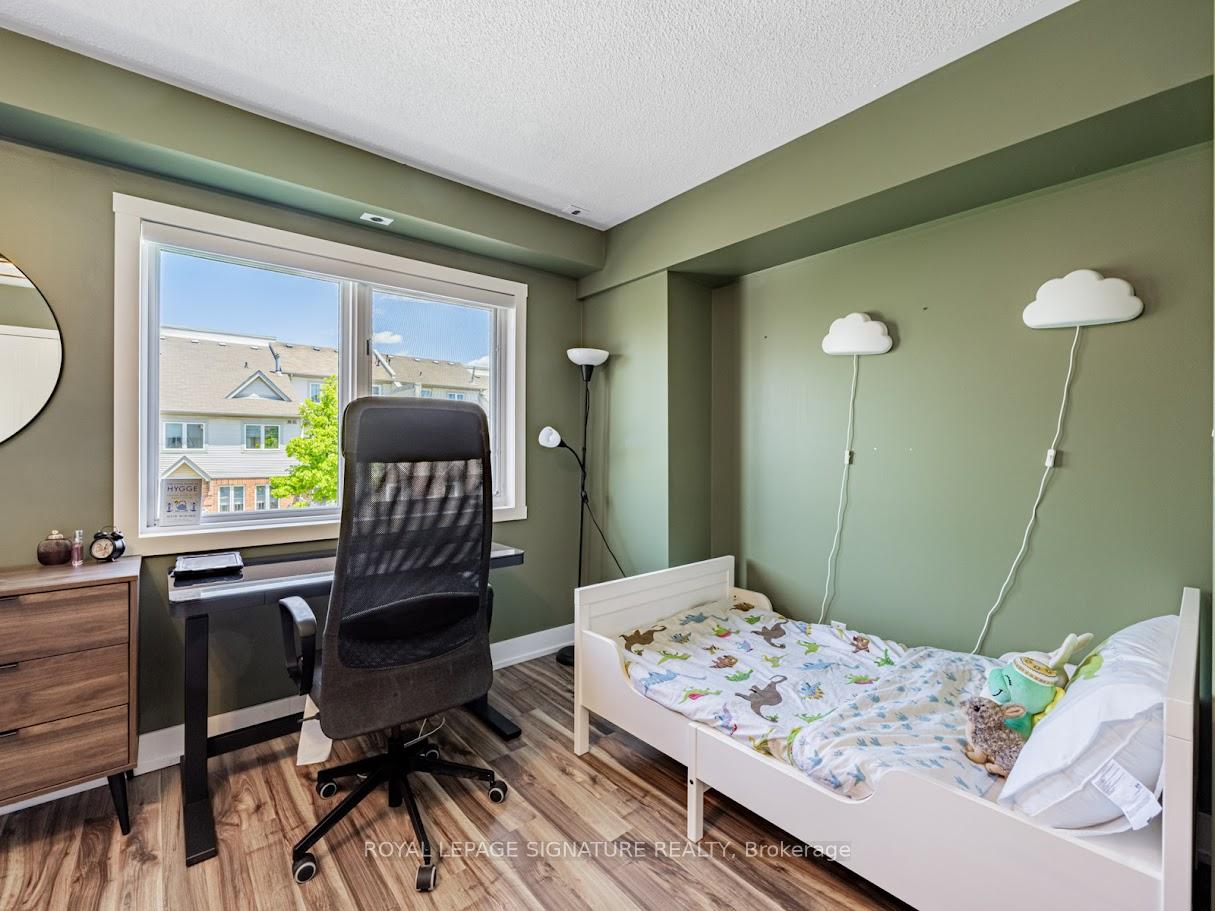 3 Bedrooms Condo at 1211 Parkwest, Mississauga For sale