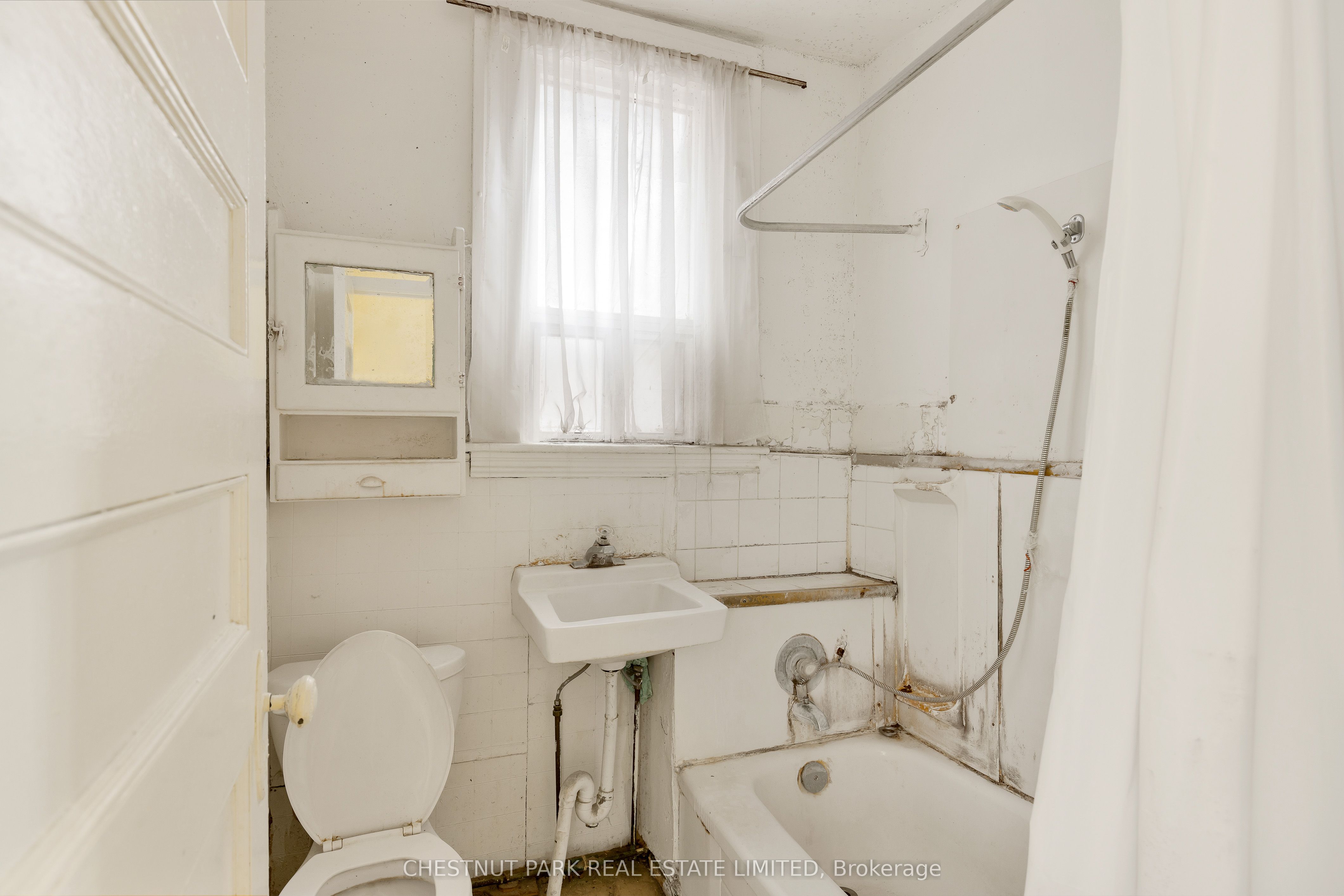 50 Grace Street, Toronto, ON M6J 2S2