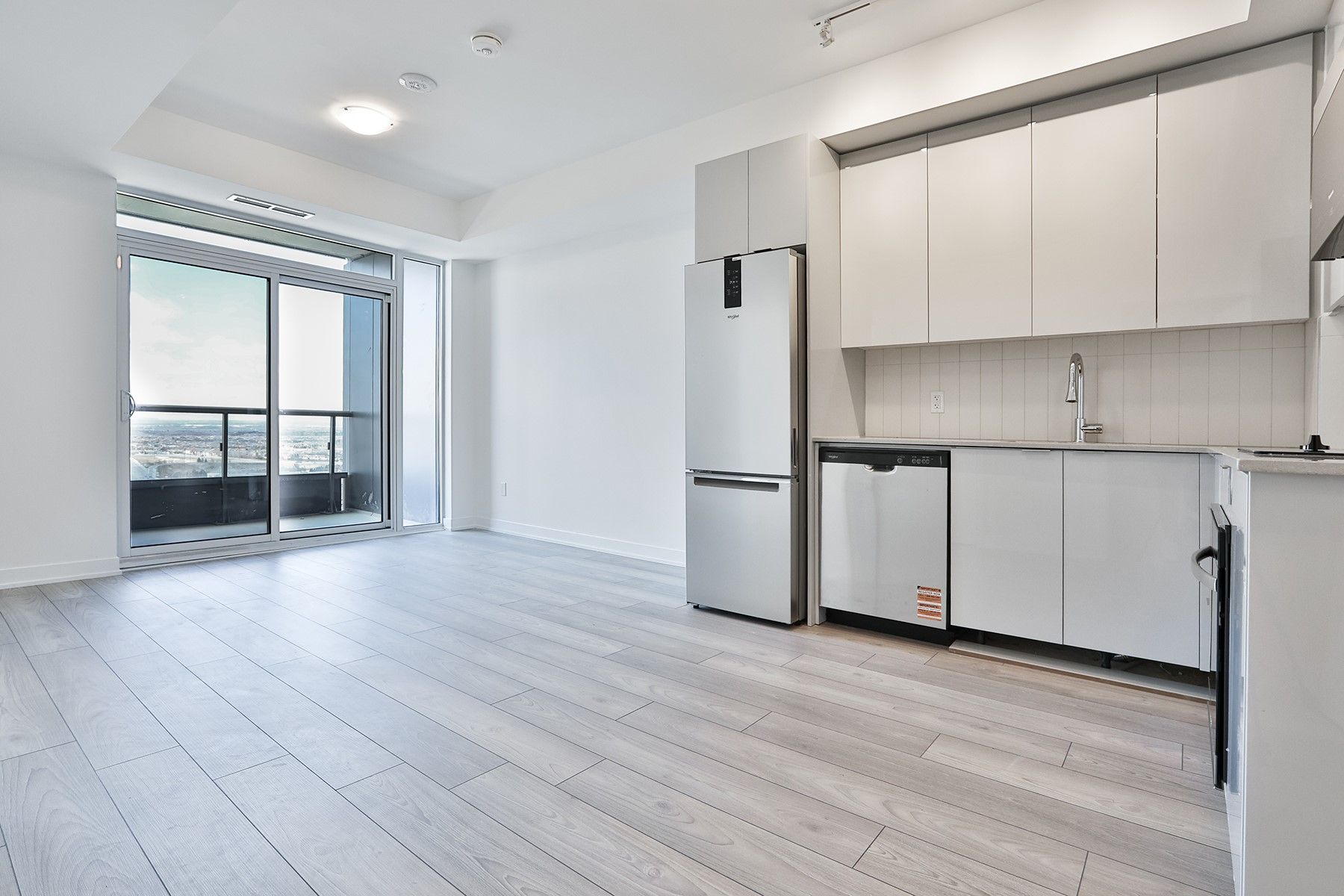 10 Abeja Street 2421