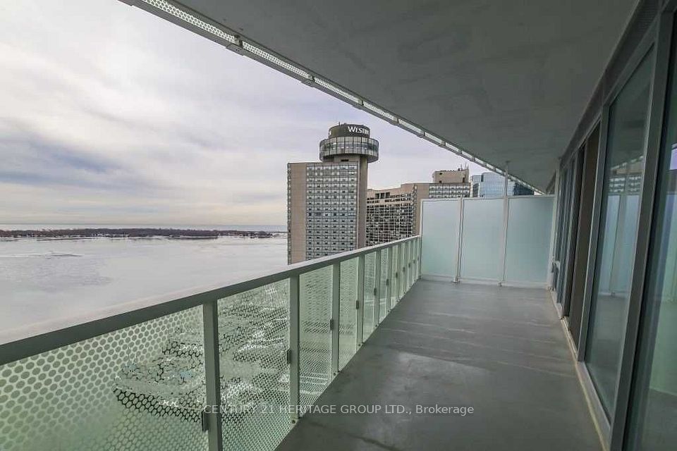 15 Queen's Quay East N/A