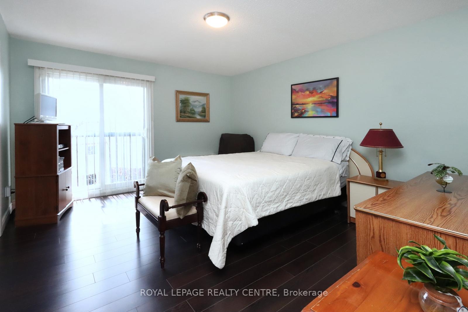 3 Bedrooms Condo at 2866 Battleford, Mississauga For sale