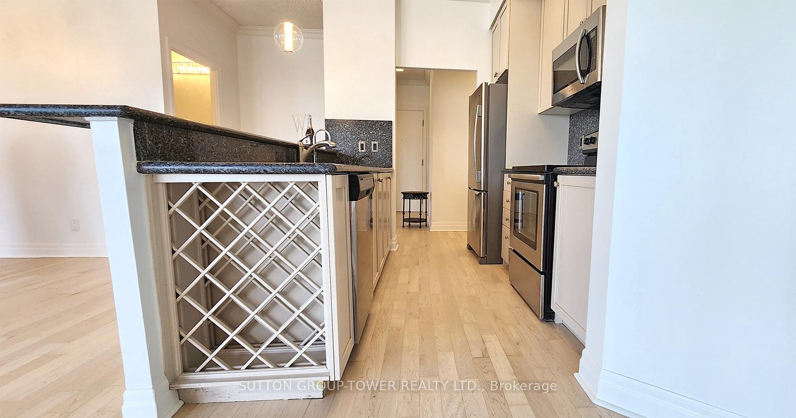 3 Bedrooms Condo at 2121 Lake Shore, Toronto For sale