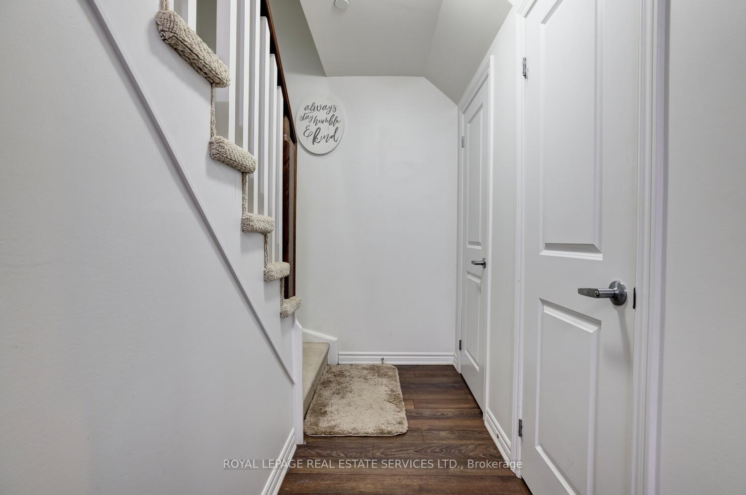 2 Bedrooms Condo at 100 Long Branch,  Toronto For sale