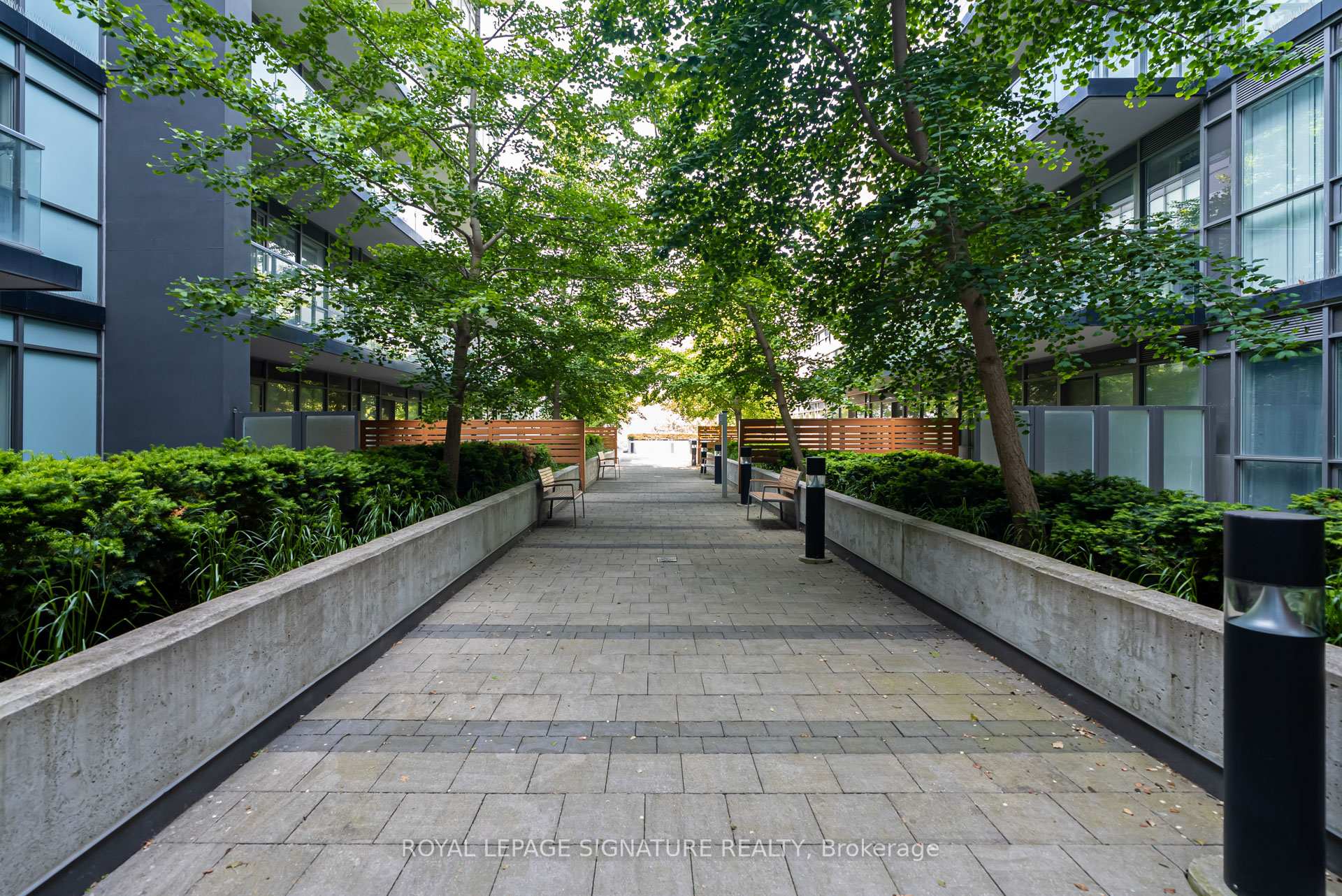 2 Bedrooms Condo at 15 James Finlay, Toronto For sale