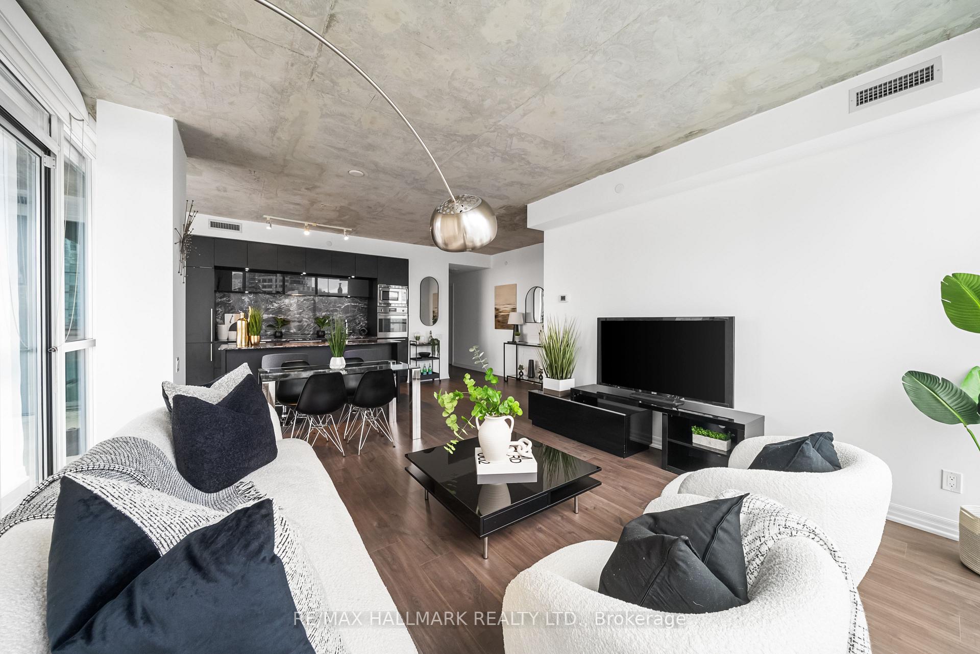 2 Bedrooms Condo at 88 Blue Jays, Toronto For sale