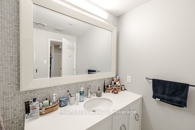 90 Park Lawn Road, #2811
