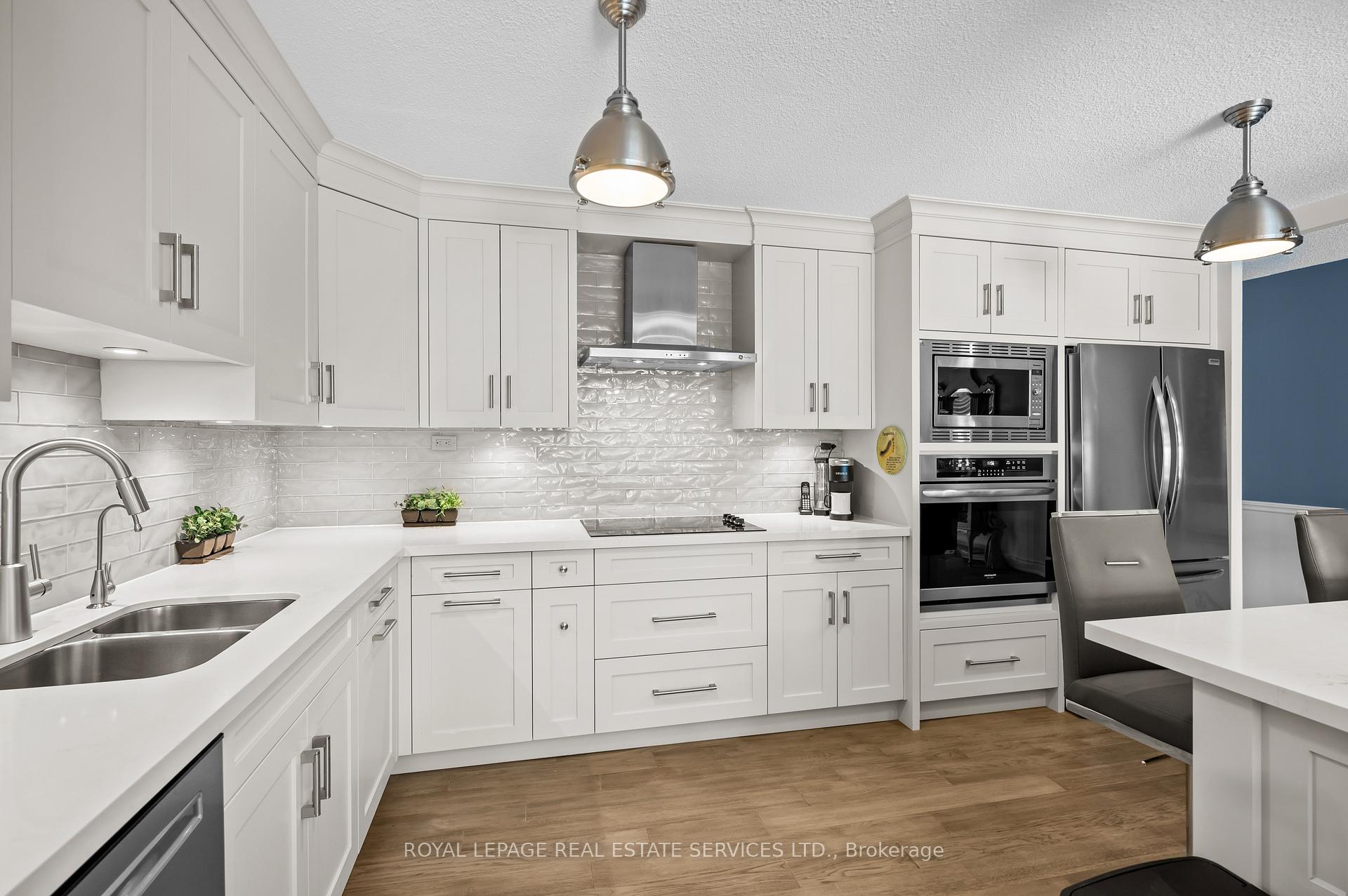 2 Bedrooms Condo at 2185 Marine,  Oakville For sale