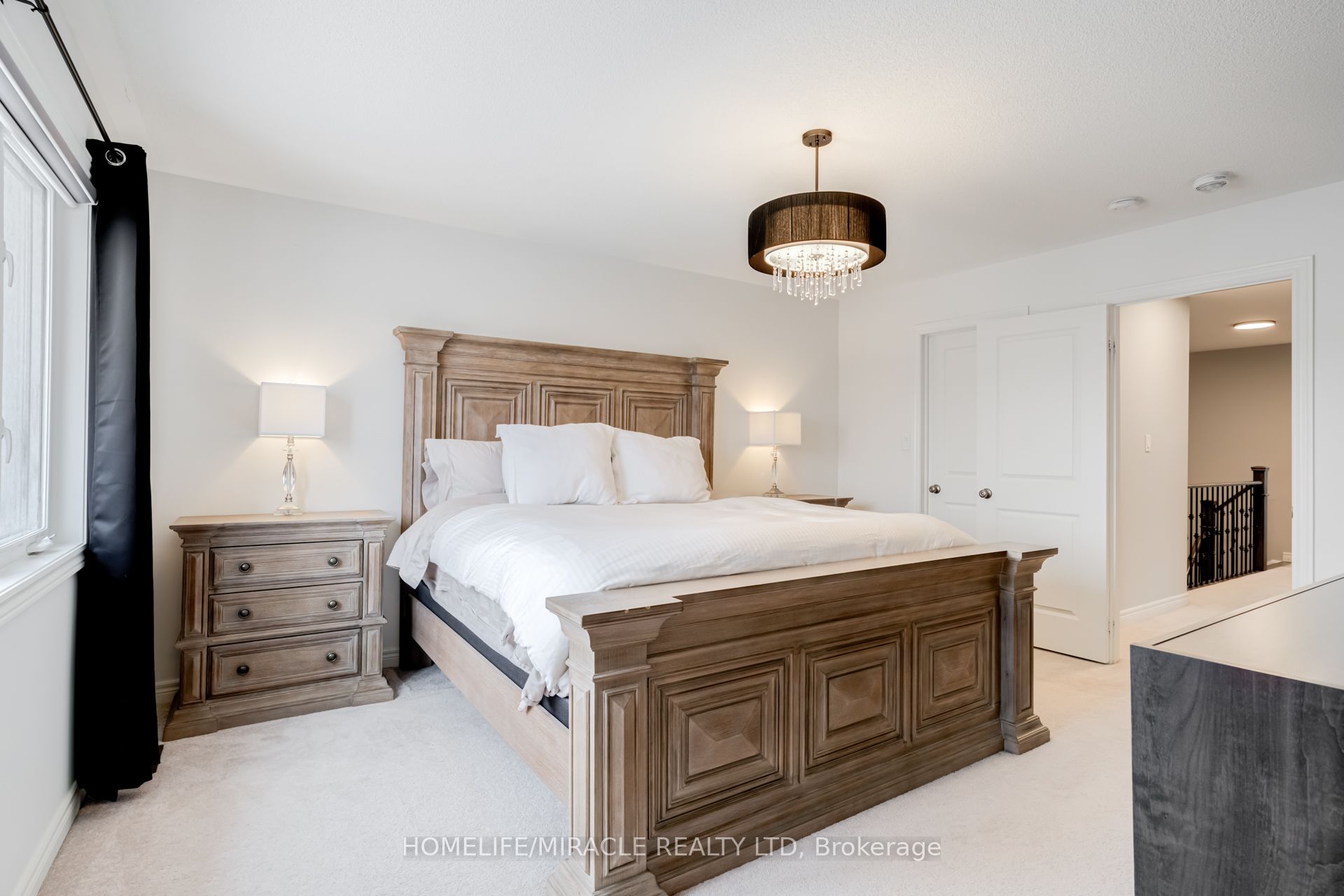 36 Hoard Avenue N