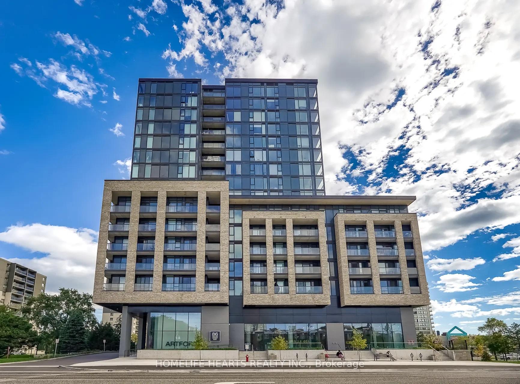 3 Bedrooms Condo at 86 Dundas, Mississauga For sale
