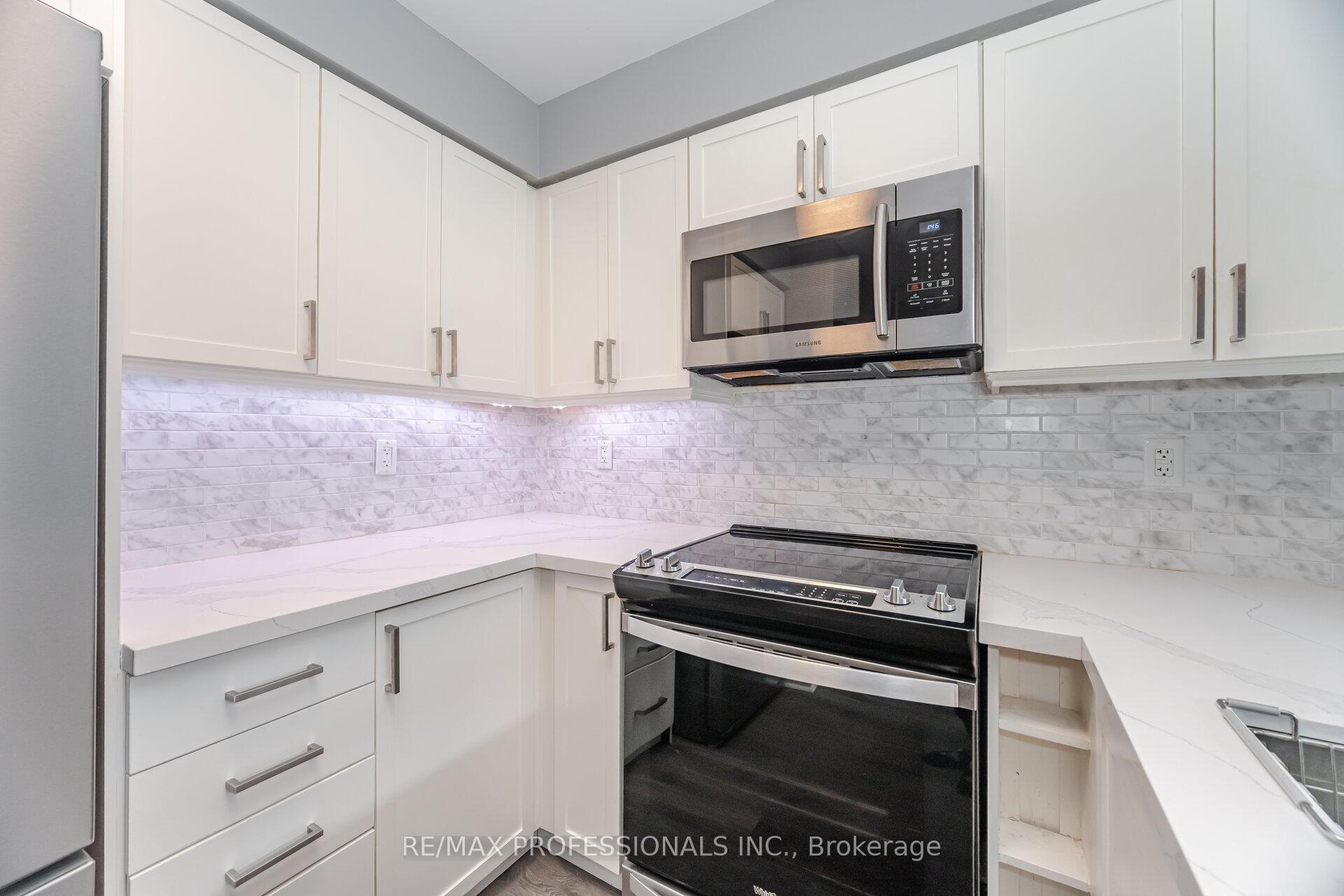2 Bedrooms Condo at 155 Legion, Toronto For sale