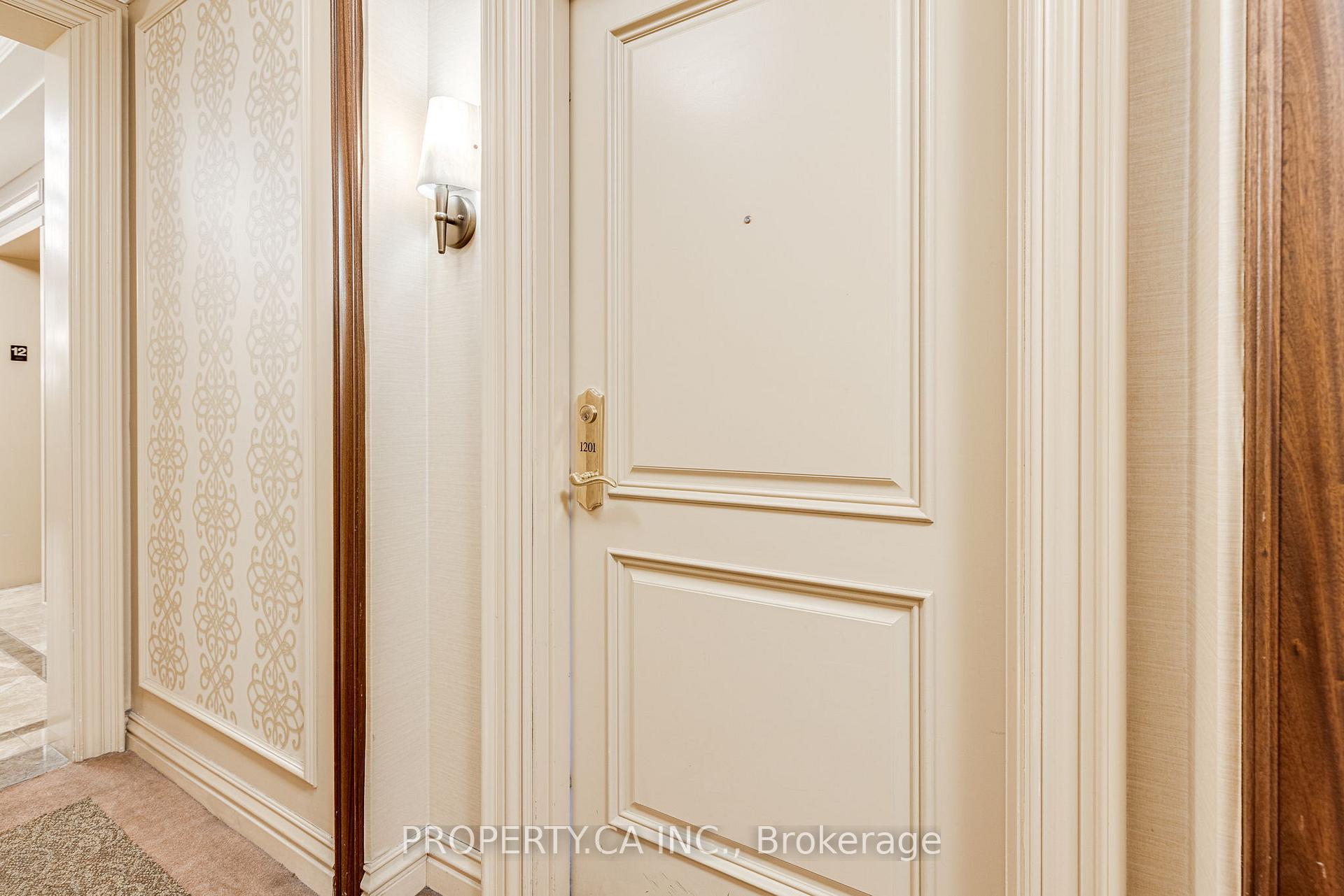 2 Bedrooms Condo at 9245 Jane, Vaughan For sale