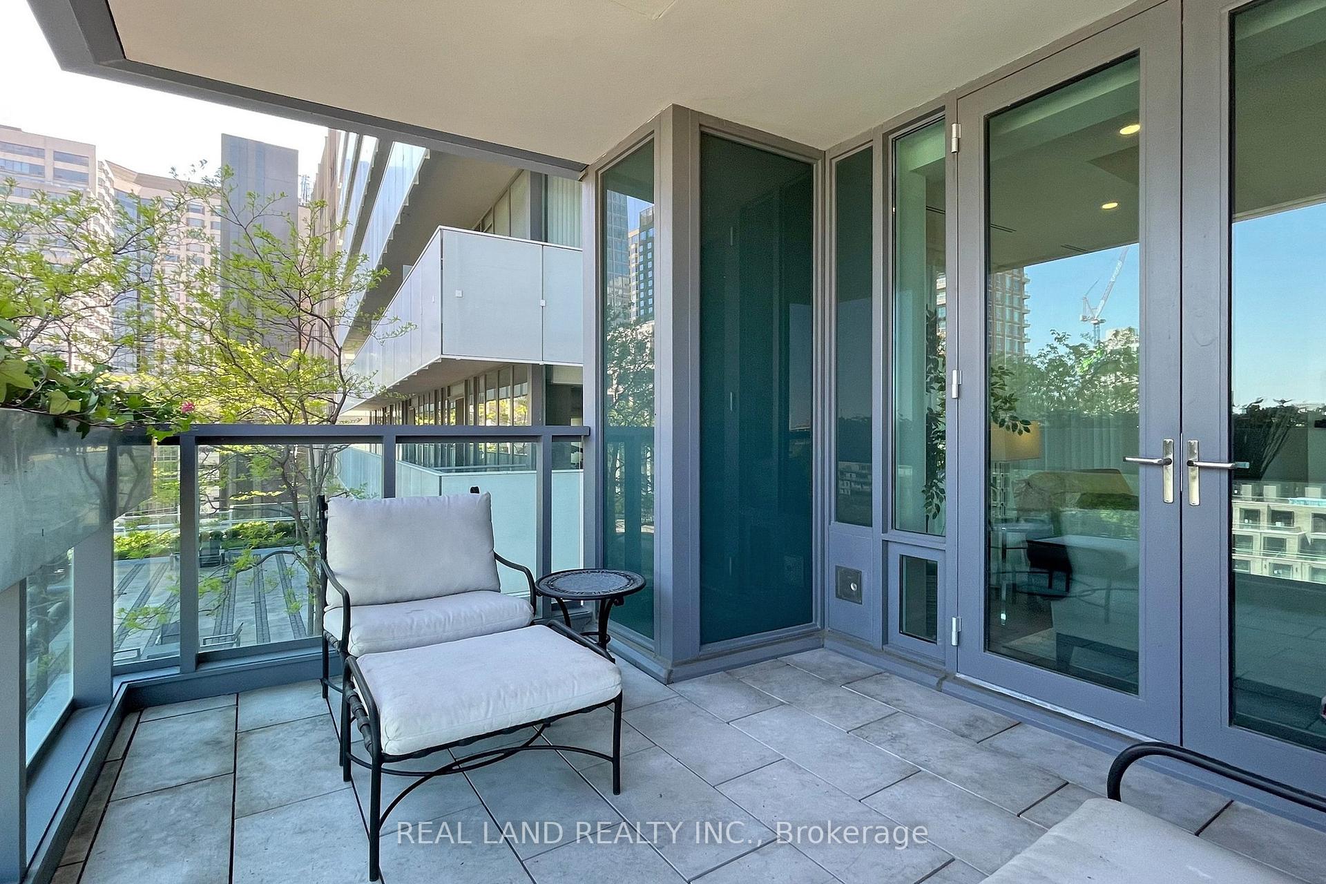 2 Bedrooms Condo at 206 Bloor, Toronto For sale