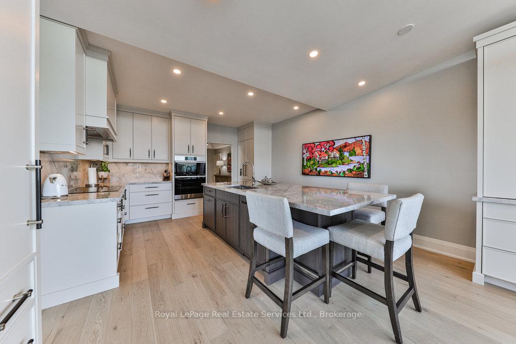 2 Bedrooms Condo at 2170 Marine, Oakville For sale