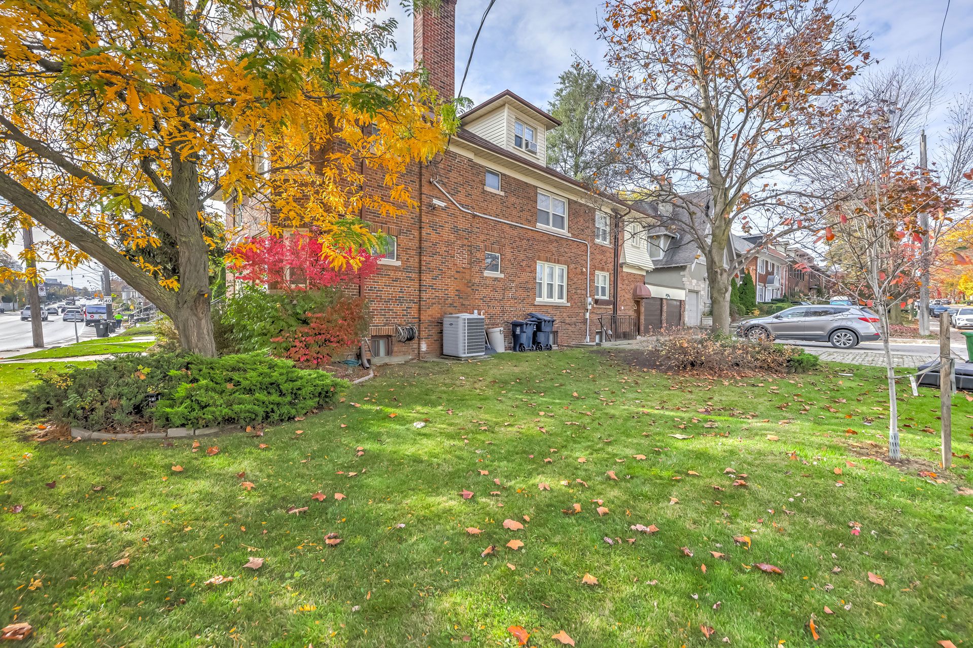 1200 Avenue Road Upper#3