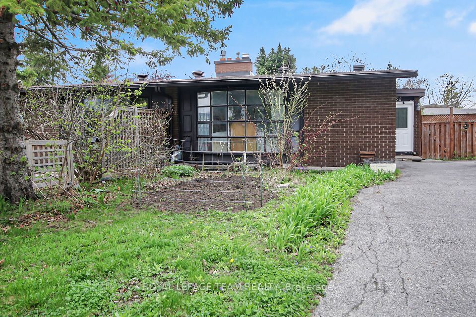 52 Bowhill
