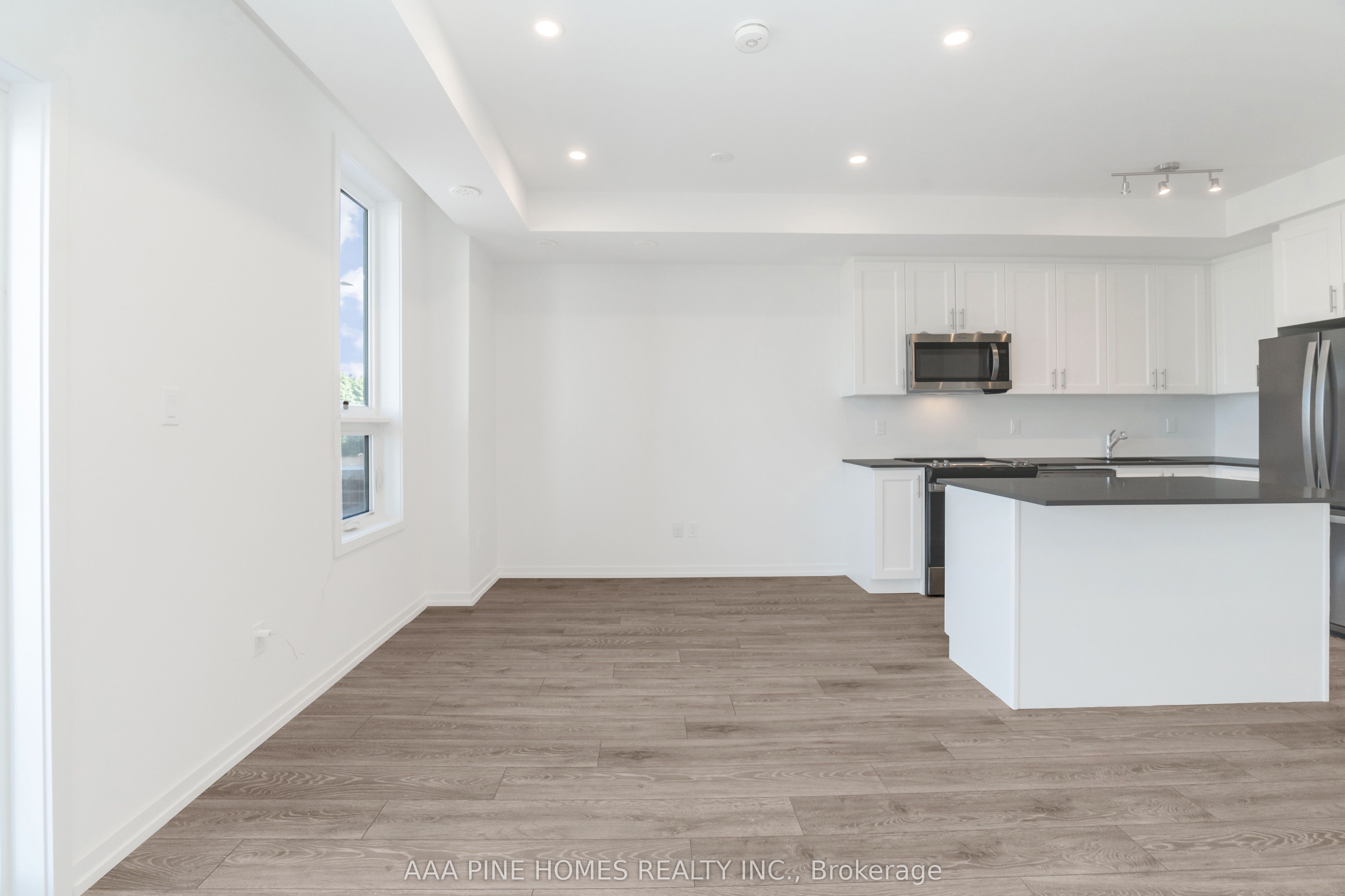 20 Lytham Green Circle, ##4