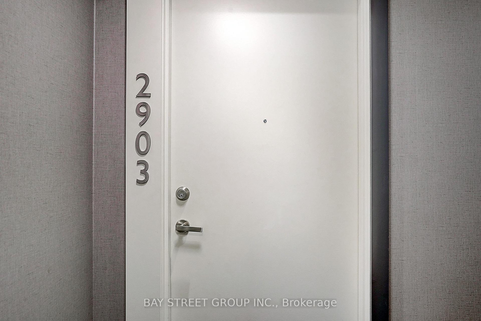 1 Bedroom Condo at 15 Grenville, Toronto For sale