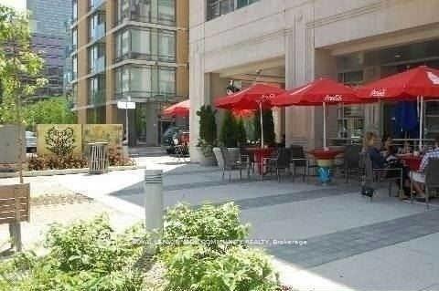 2 Bedrooms Condo at 8 Scollard, Toronto For sale