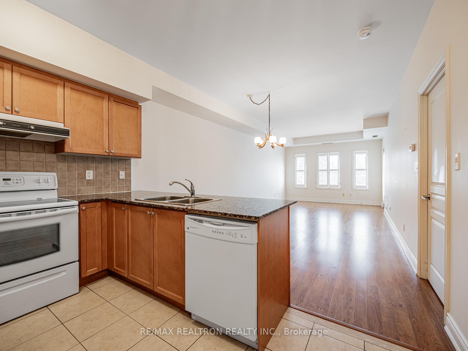 2 Bedrooms Condo at 9901 Keele, Vaughan For sale