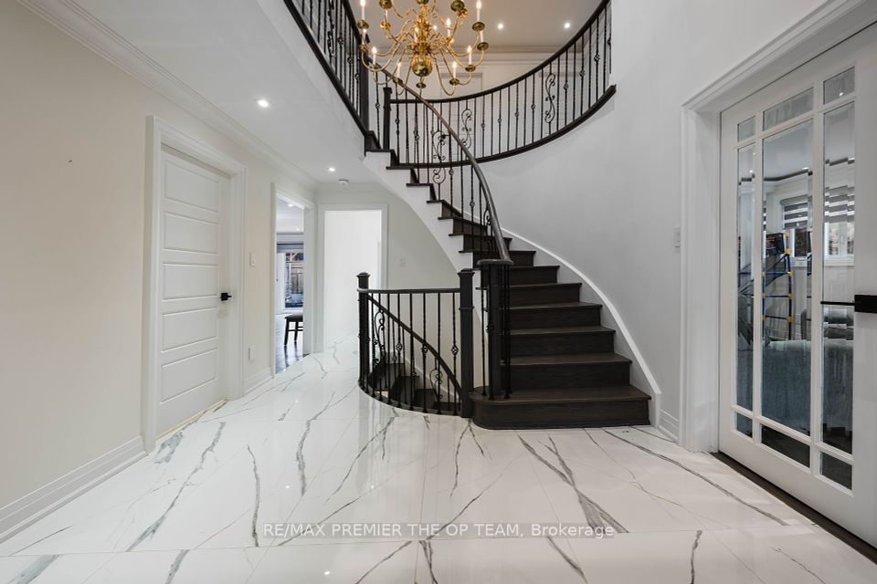 99 Benjamin Drive, Vaughan, ON L4L 1H7