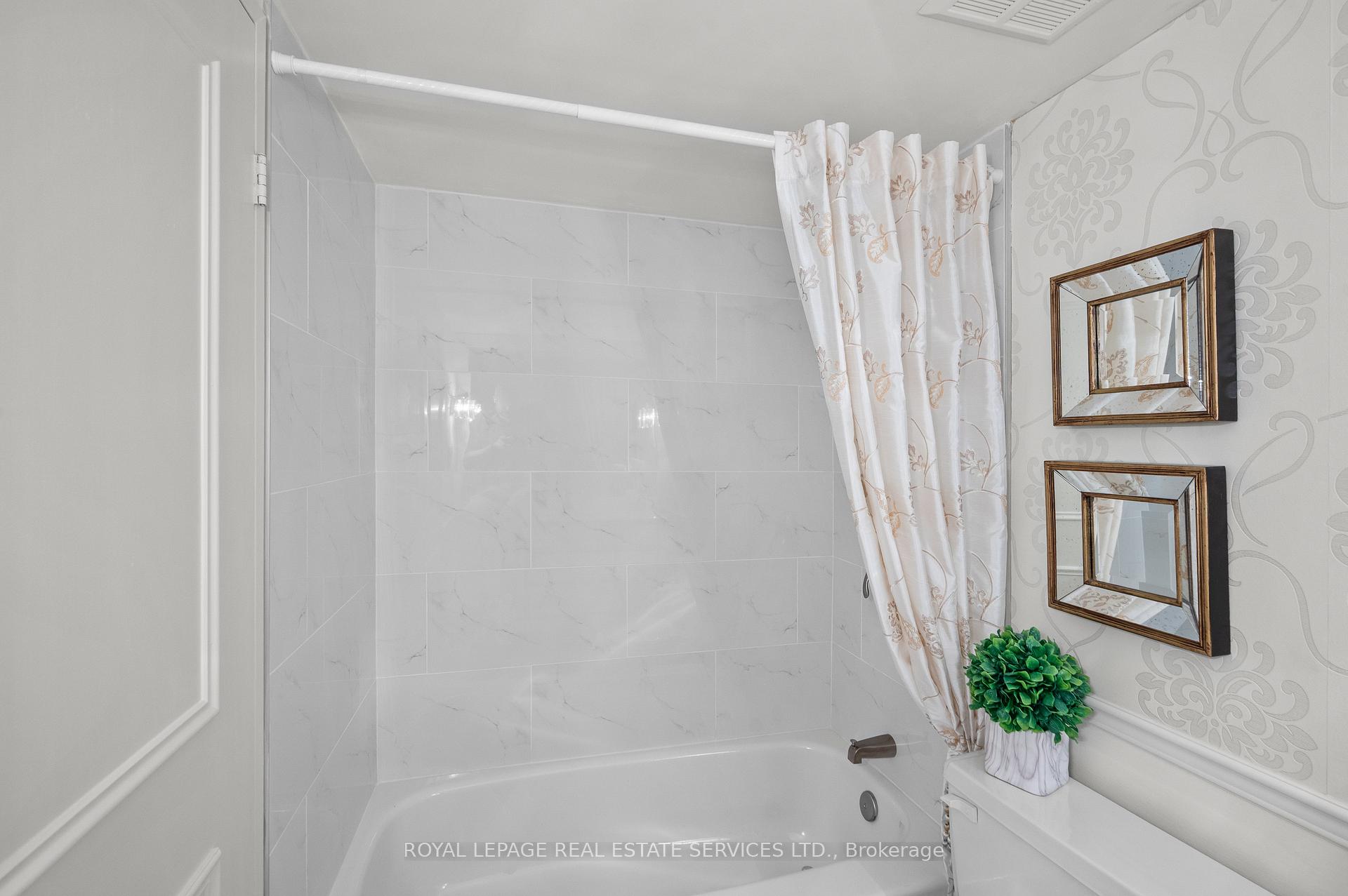 2 Bedrooms Condo at 2185 Marine, Oakville For sale