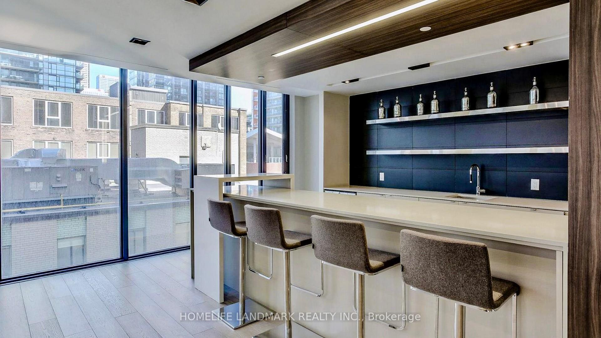 2 Bedrooms Condo at 101 Peter, Toronto For sale